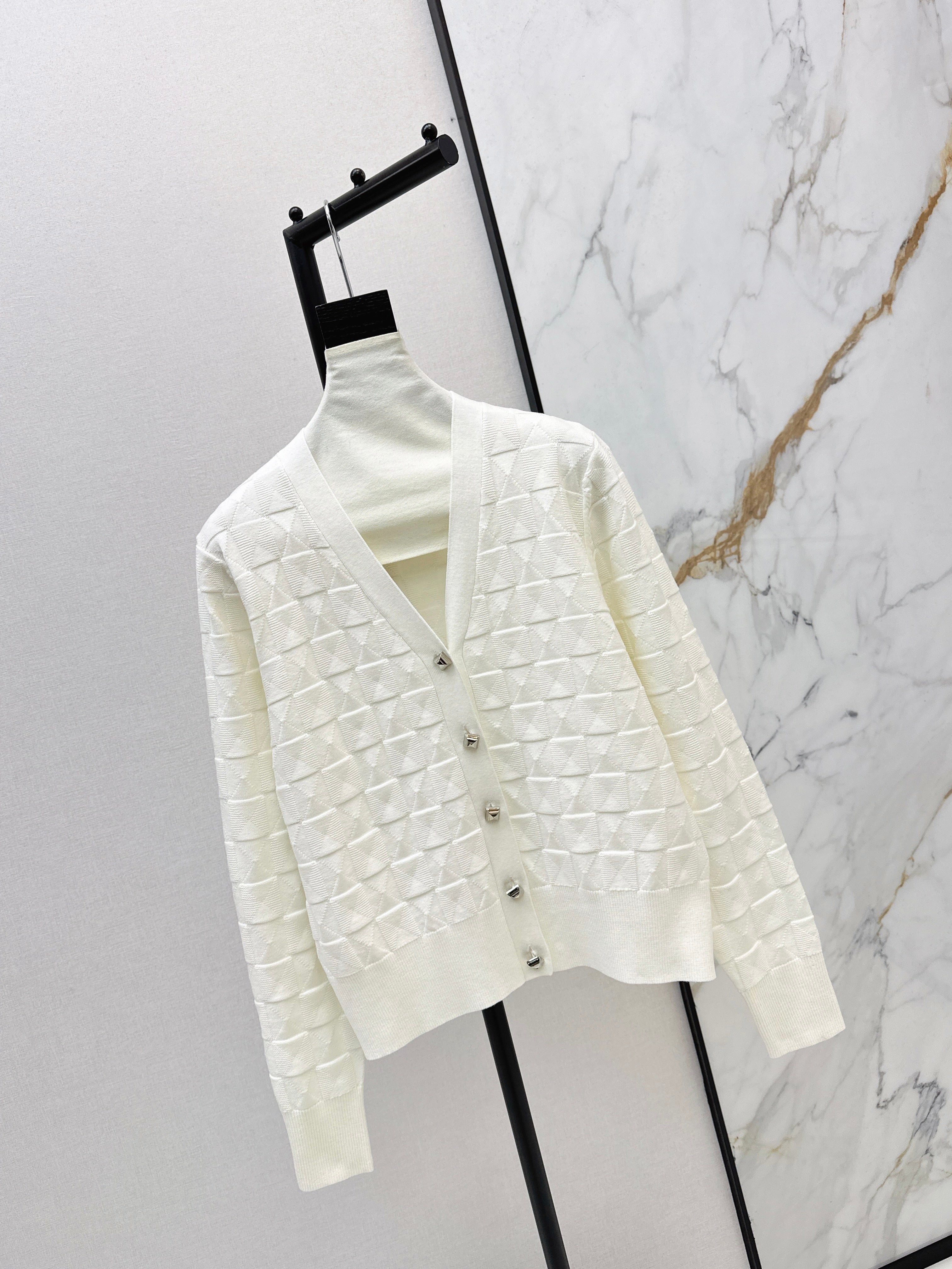 Contrast-color knit cardigan