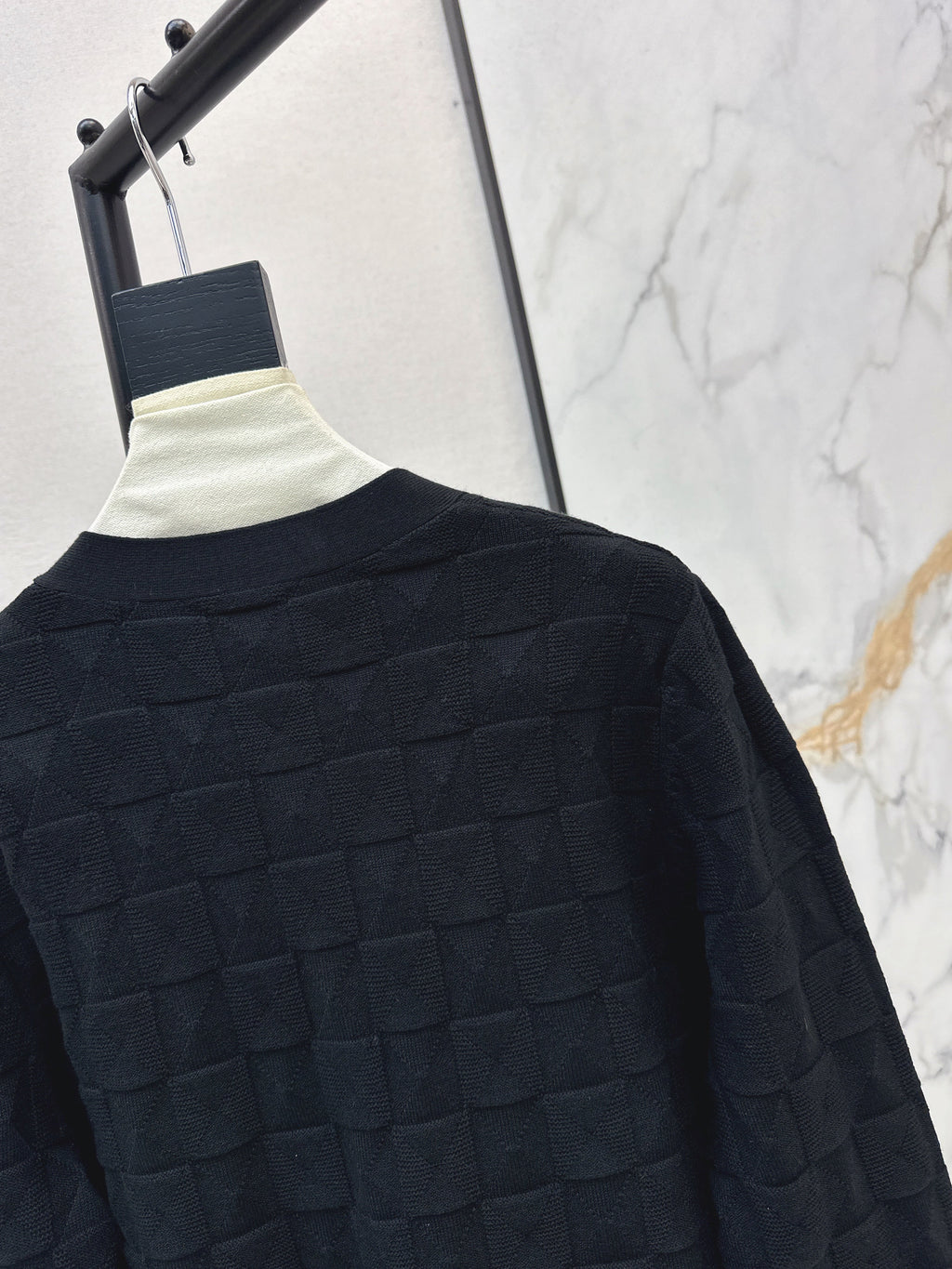Contrast-color knit cardigan