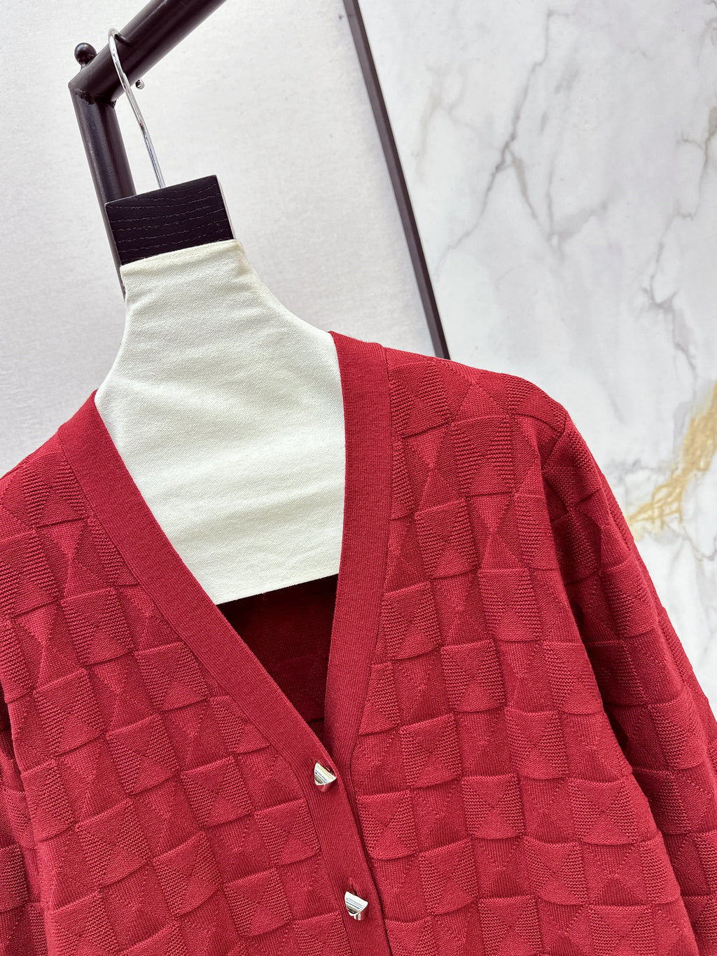 Contrast-color knit cardigan