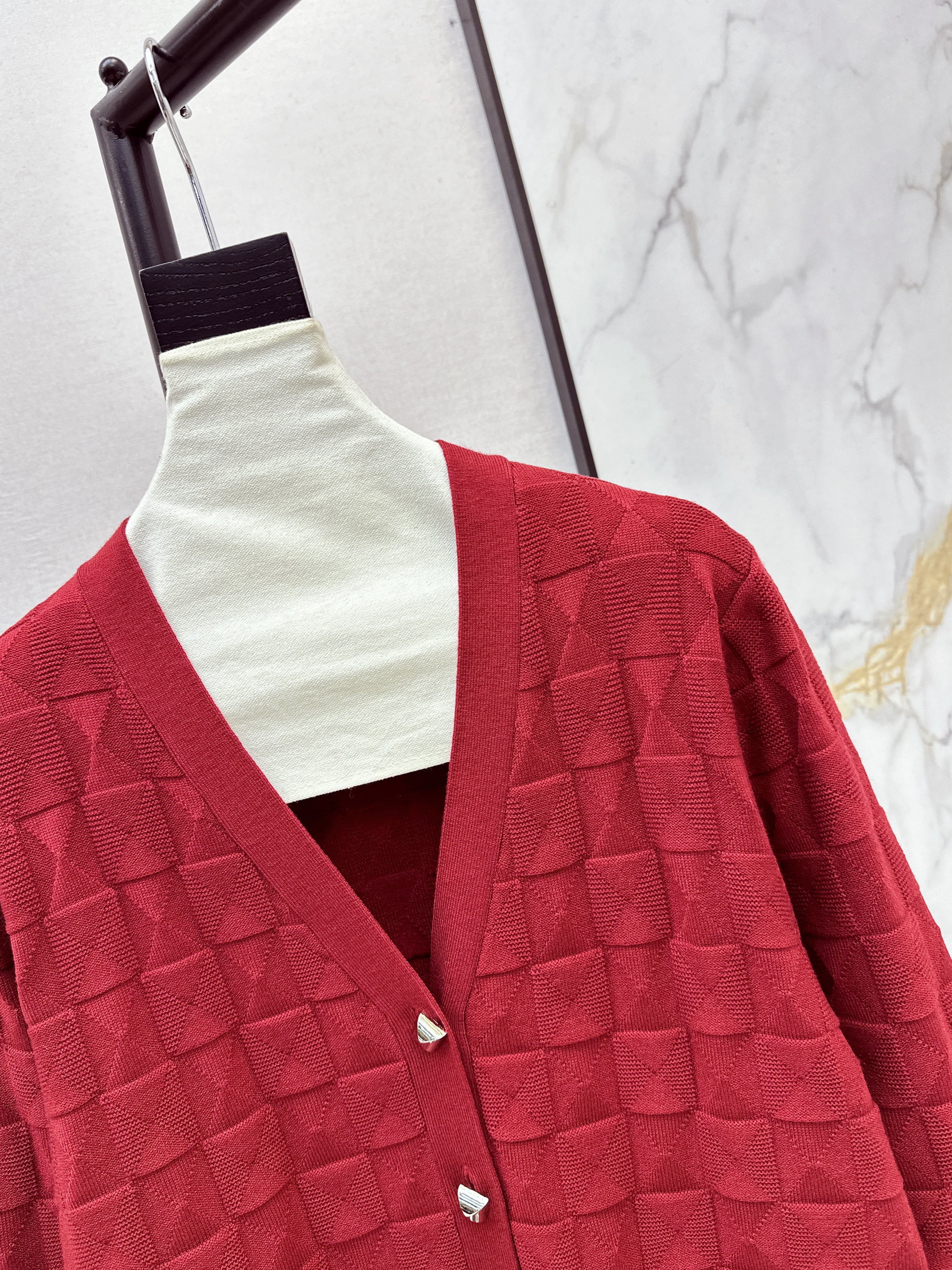 Contrast-color knit cardigan