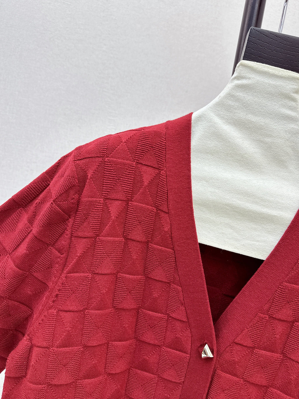Contrast-color knit cardigan