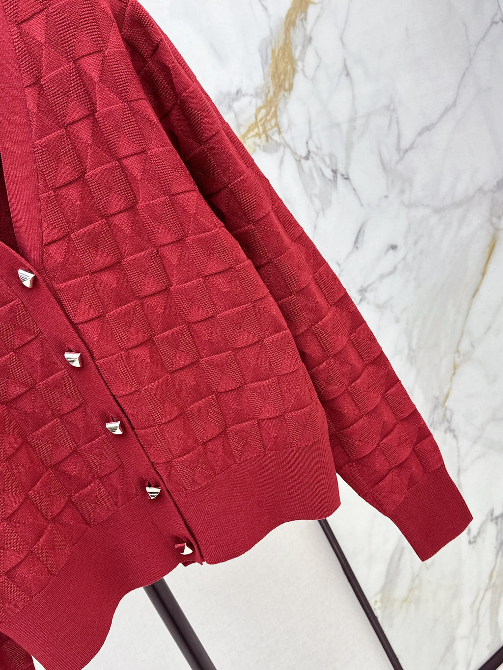 Contrast-color knit cardigan