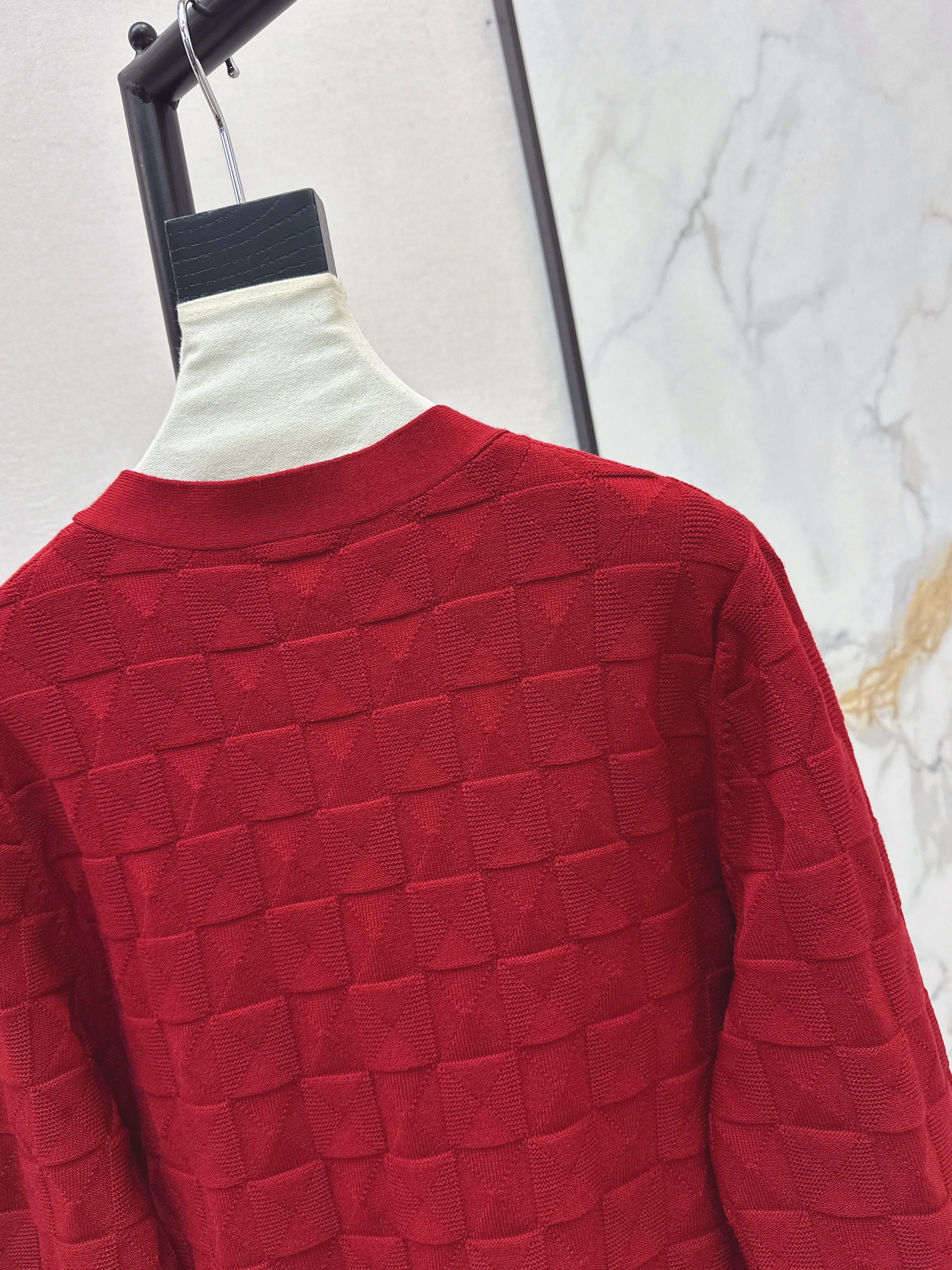 Contrast-color knit cardigan