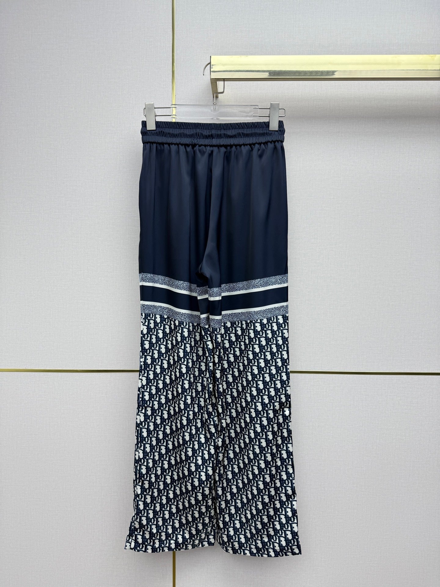Printed color-blocked pants