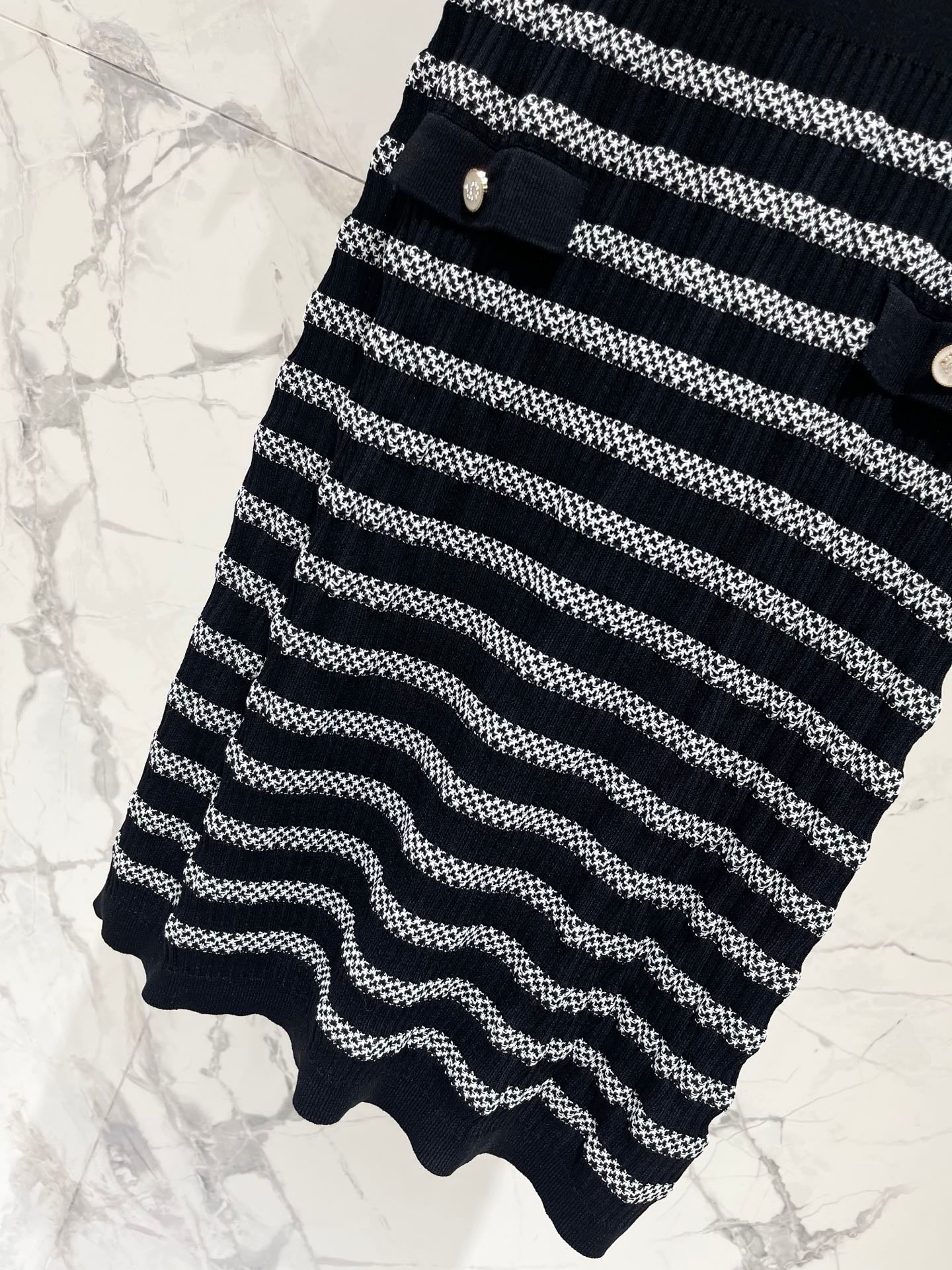 Striped, fitted, waist-cinching short pencil skirt