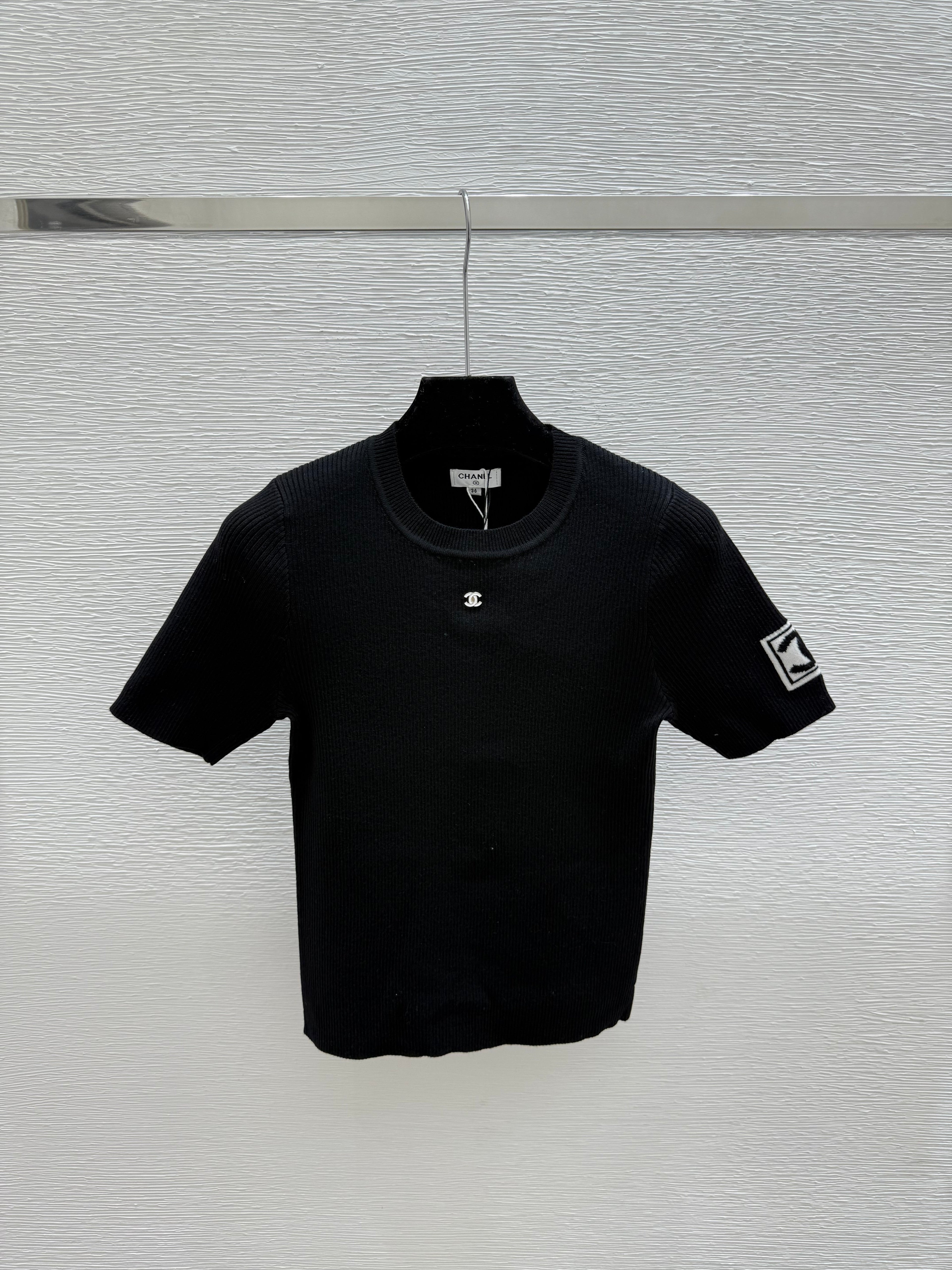 Stylish Logo Knit Short-Sleeve T-Shirt