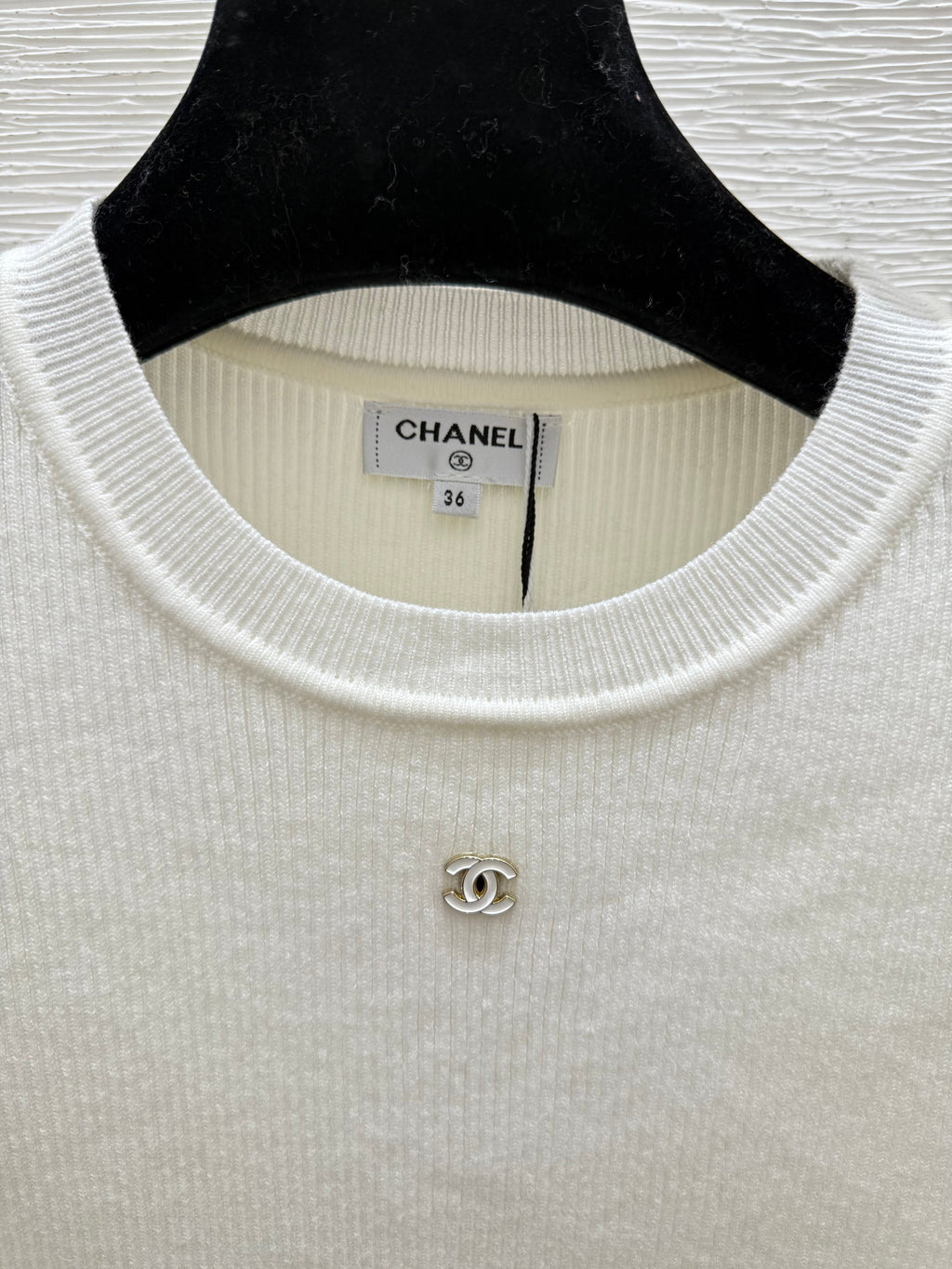 Stylish Logo Knit Short-Sleeve T-Shirt