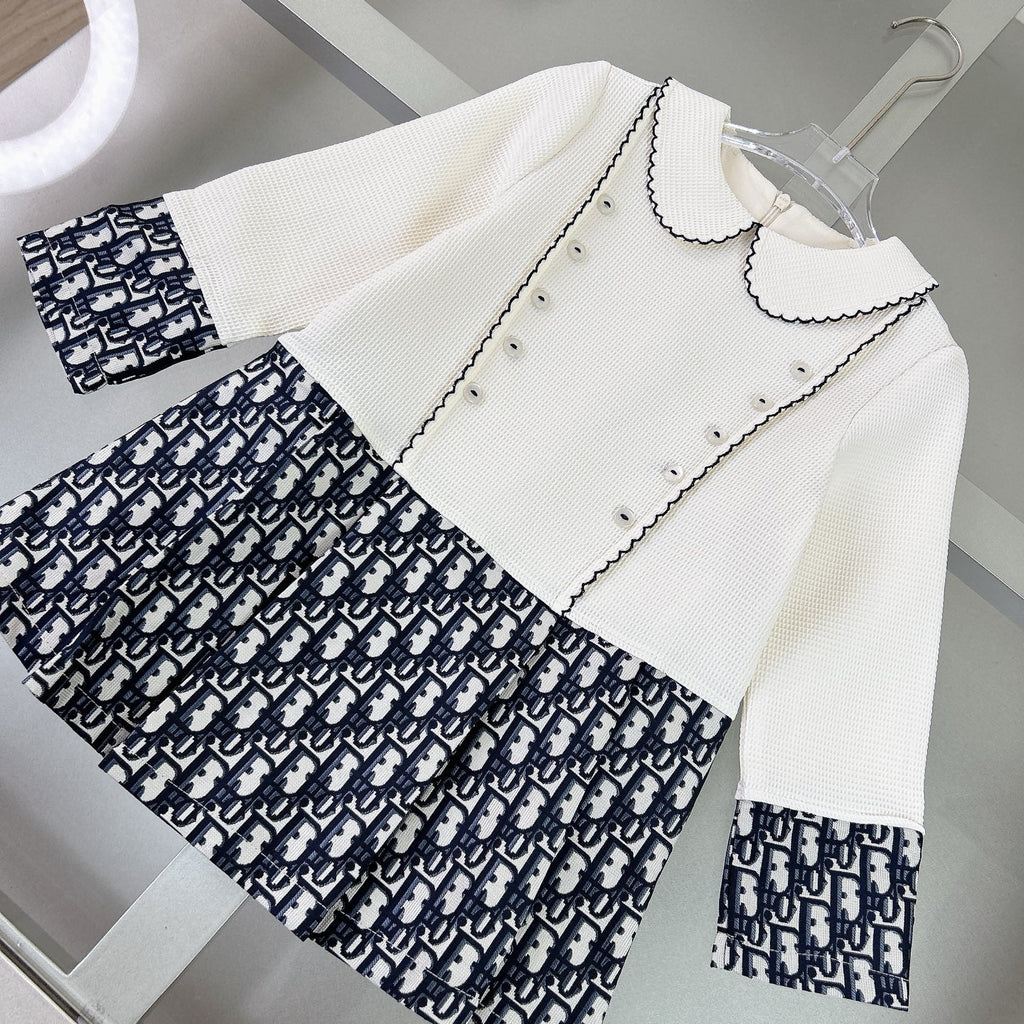 Peter Pan collar dress