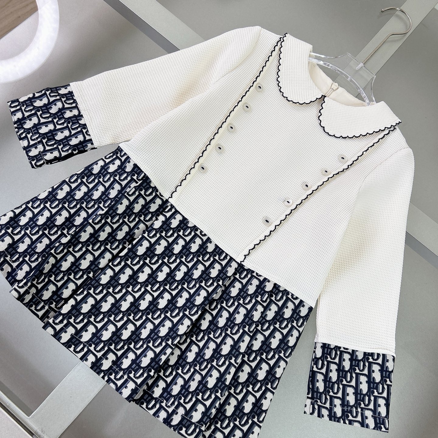 Peter Pan collar dress