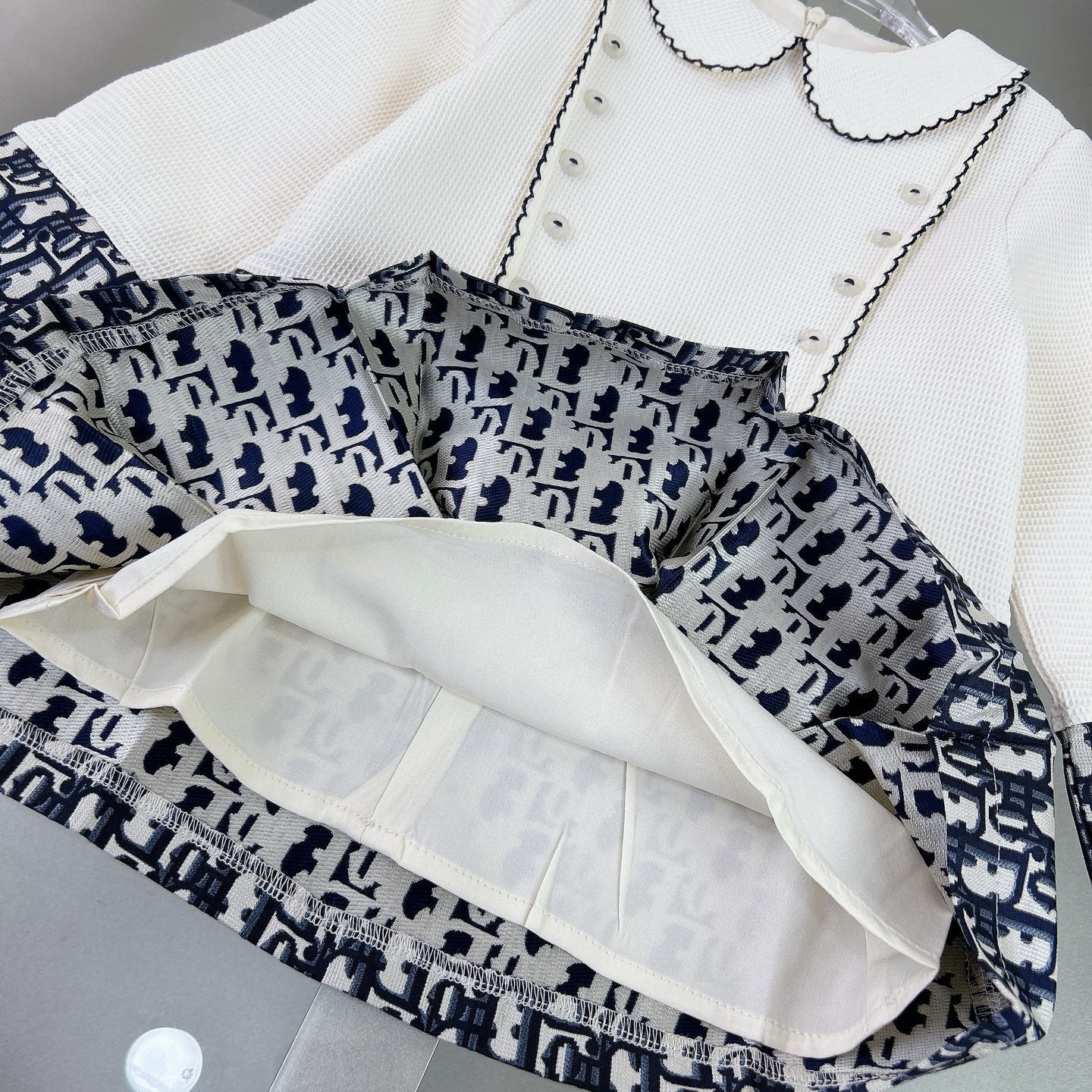 Peter Pan collar dress
