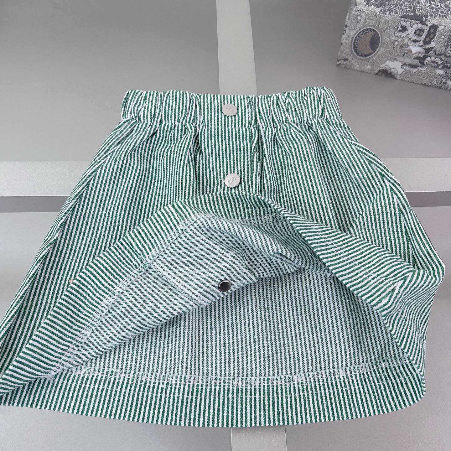 Classic embroidered midi skirt + casual T-shirt