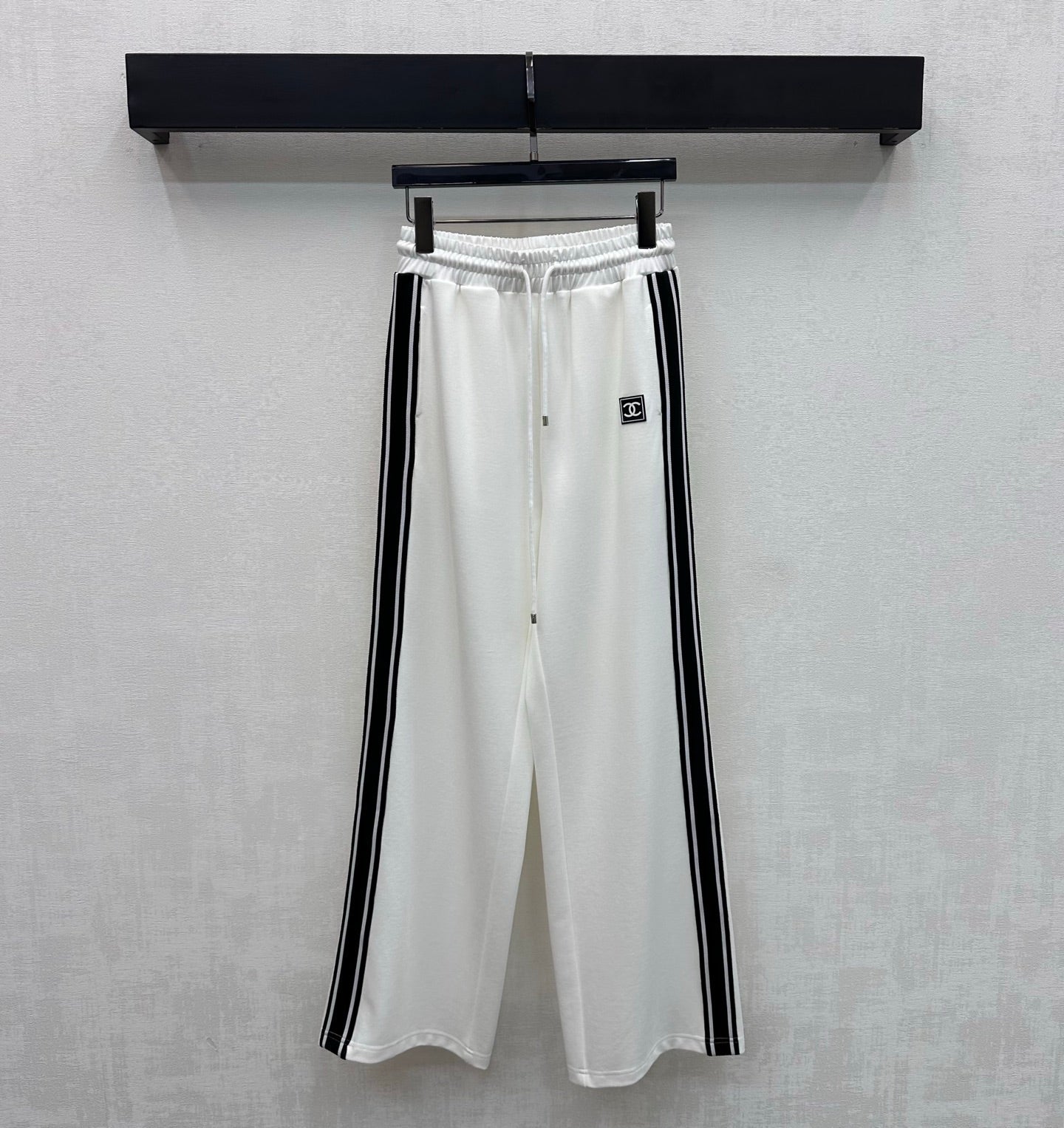 Stand-up collar, color-blocked, slim-fit suit