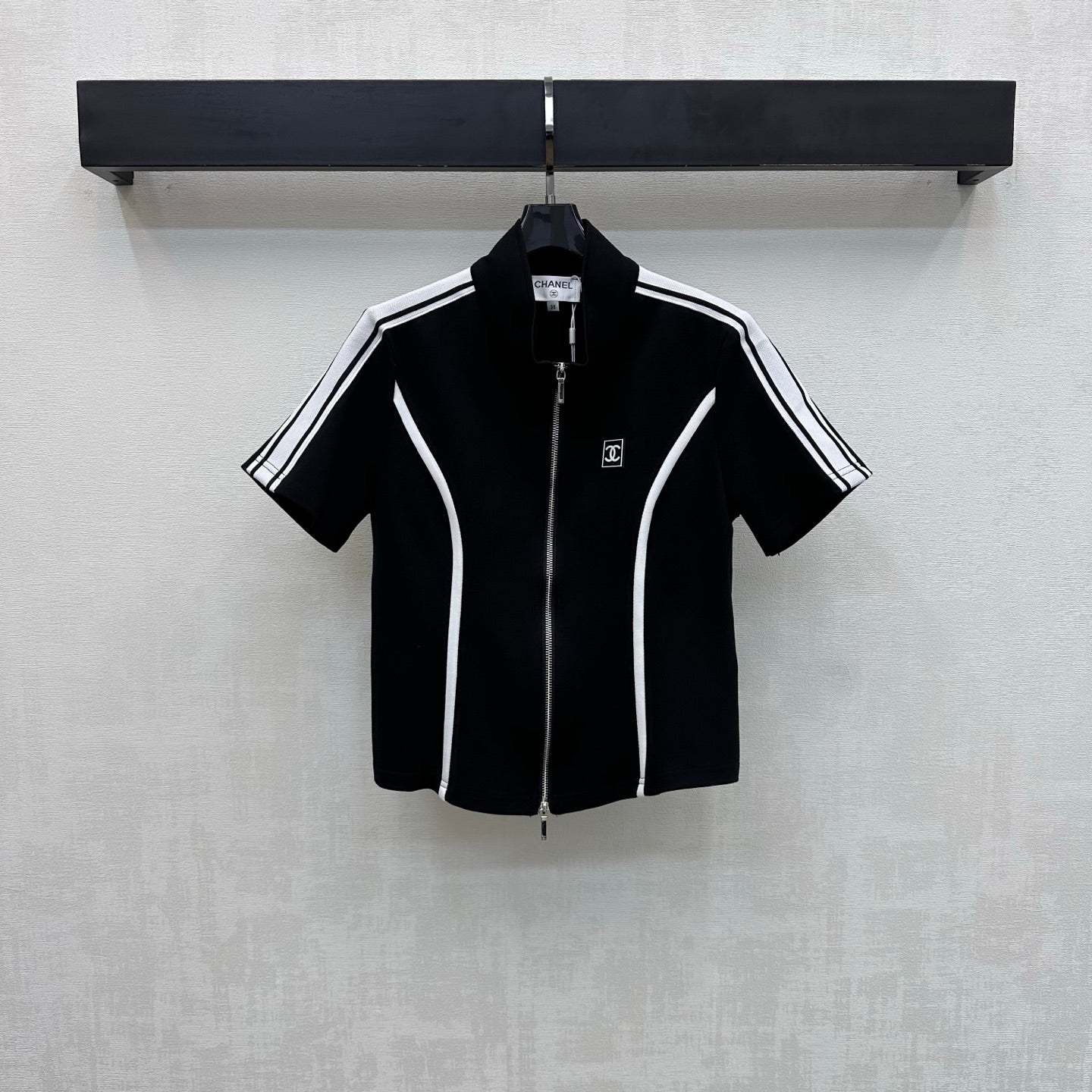 Stand-up collar, color-blocked, slim-fit suit