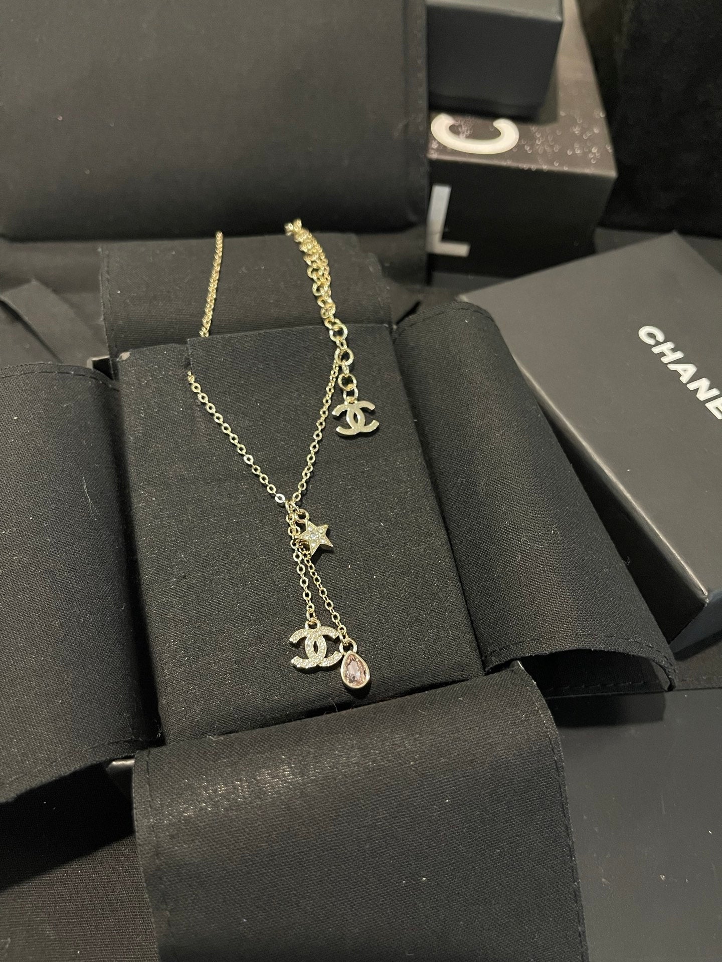 Five-pointed star tassel teardrop rhinestone necklace