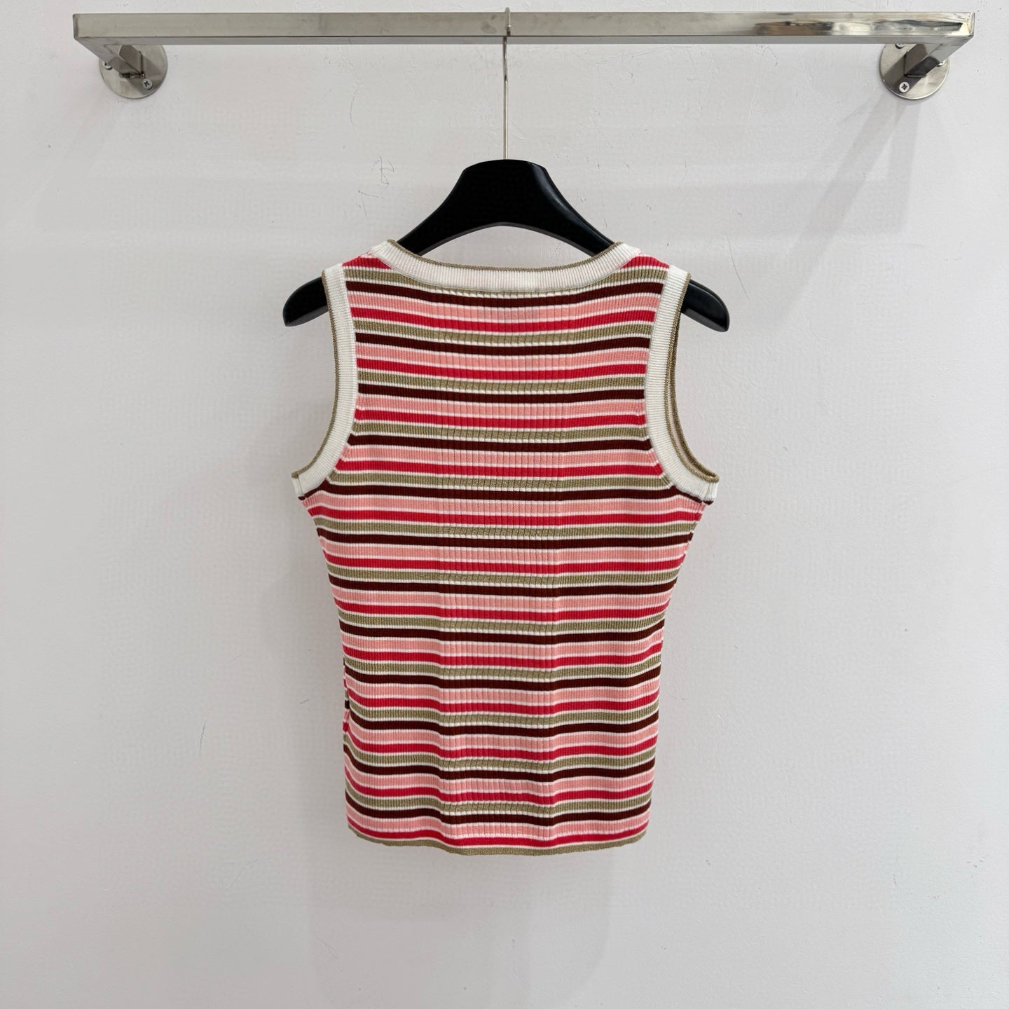 Slim-fit short-sleeved vest