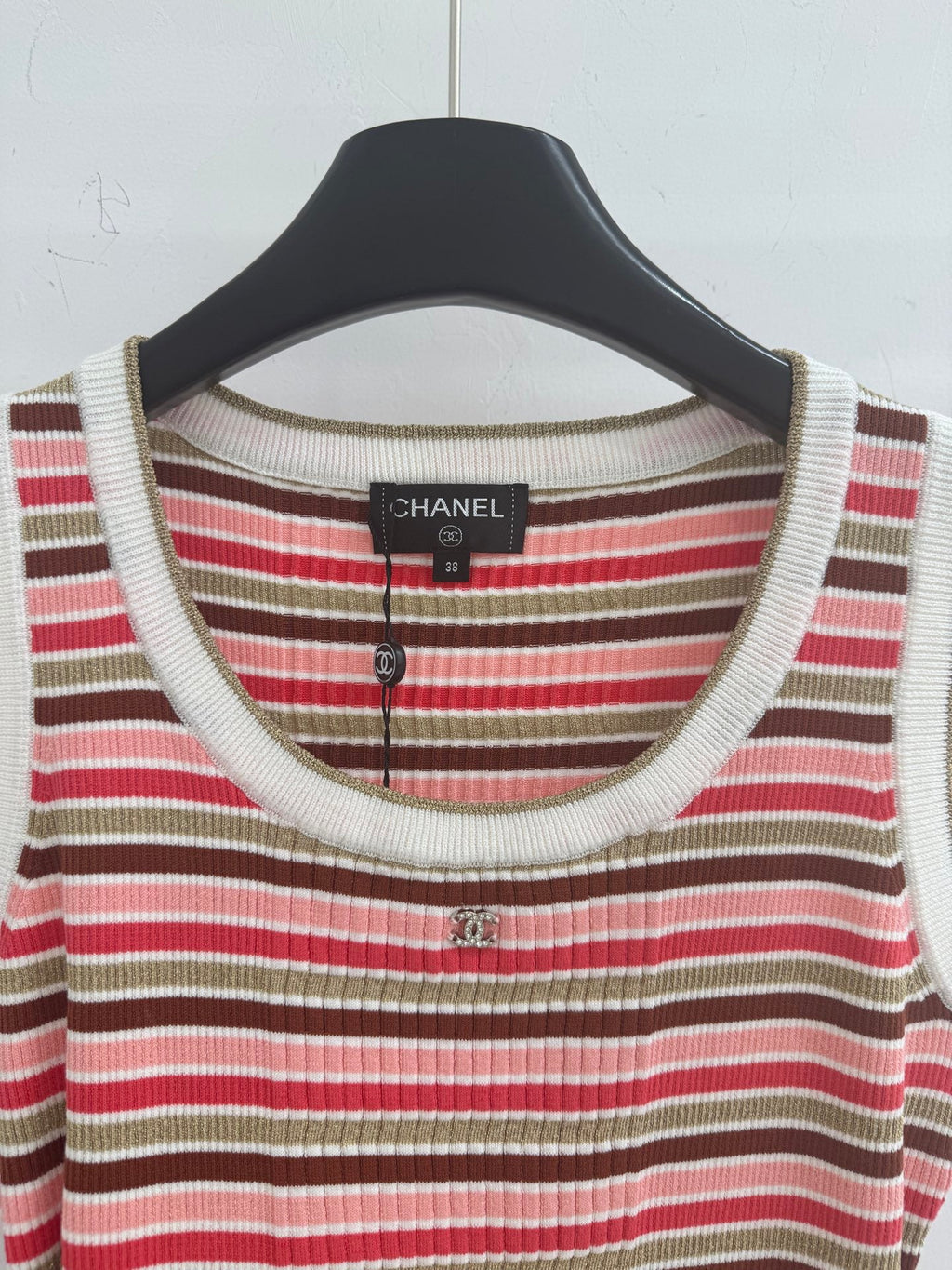 Slim-fit short-sleeved vest