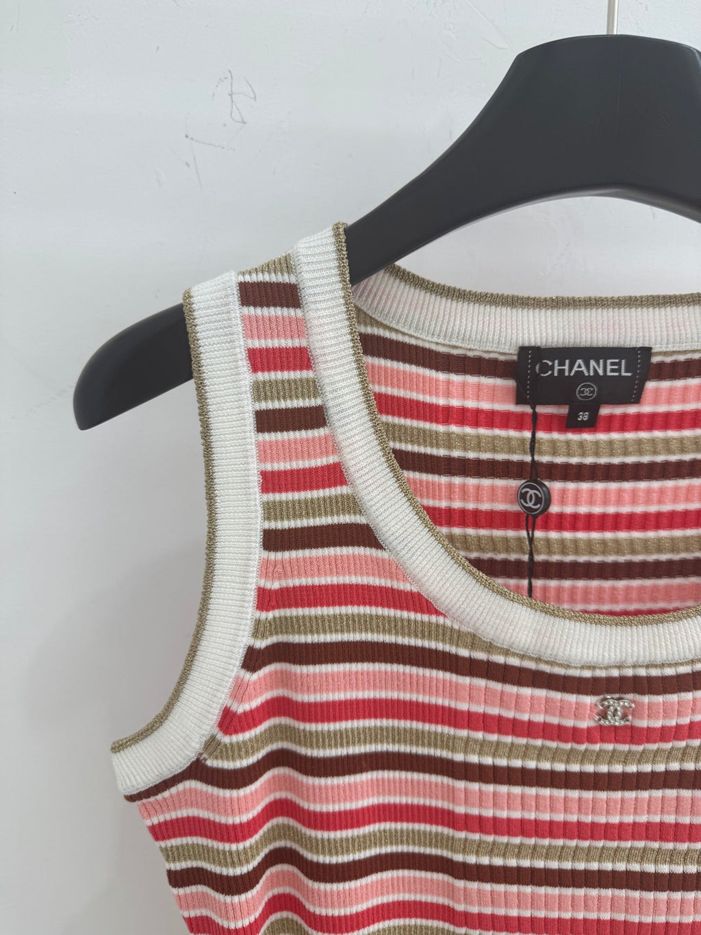 Slim-fit short-sleeved vest