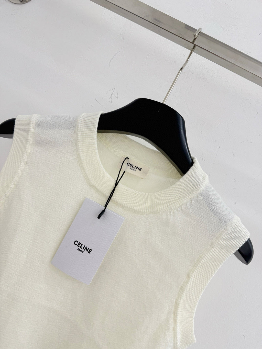 Sleeveless Crew Neck Vest