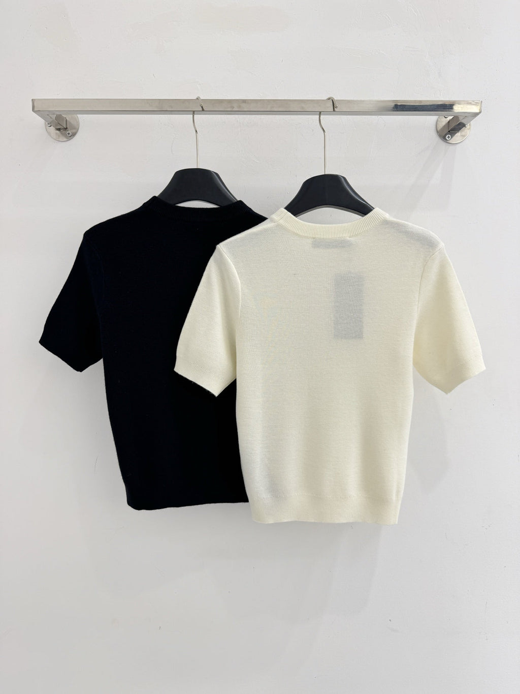 Simple solid color short-sleeved T-shirt