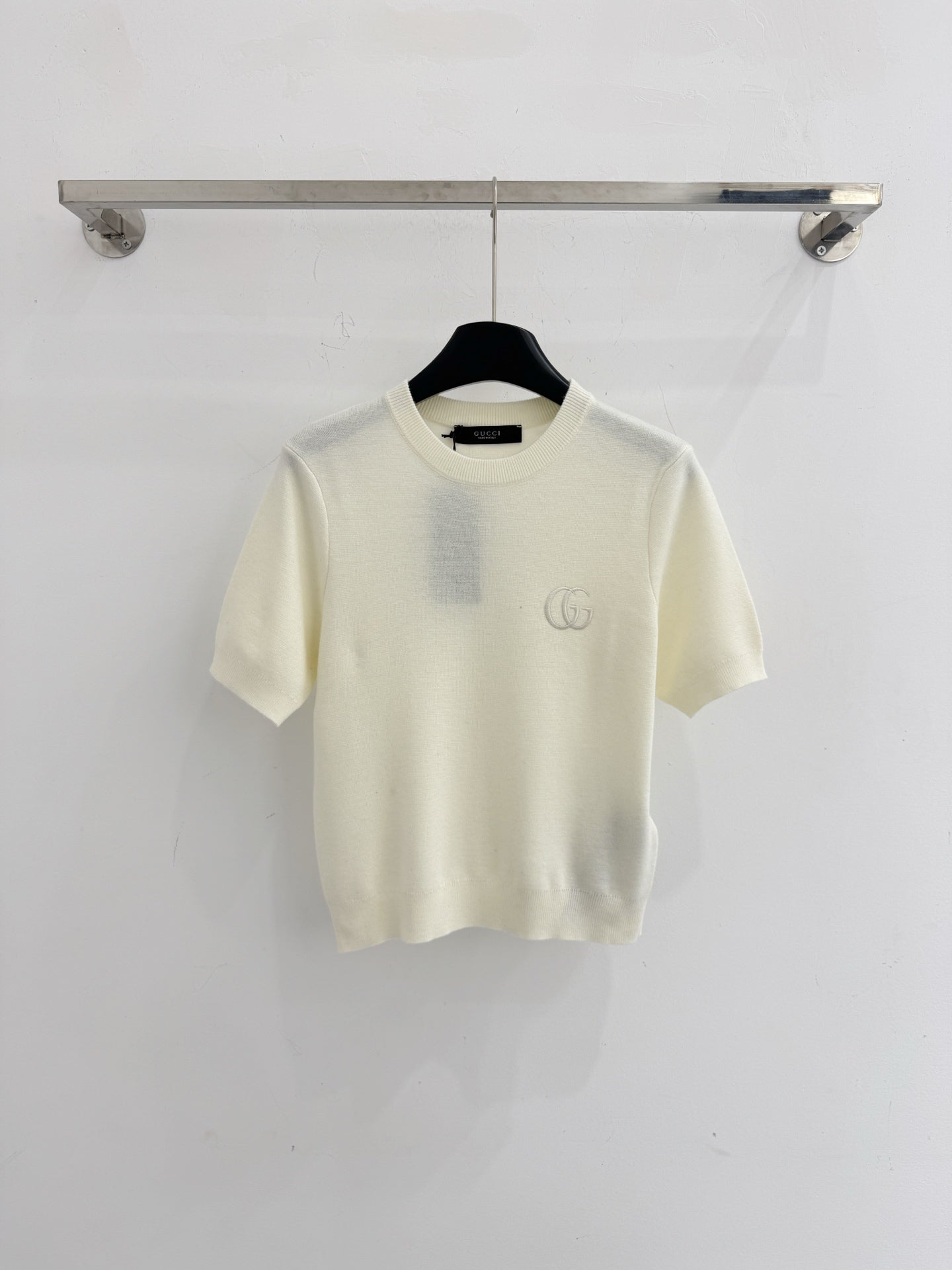Simple solid color short-sleeved T-shirt