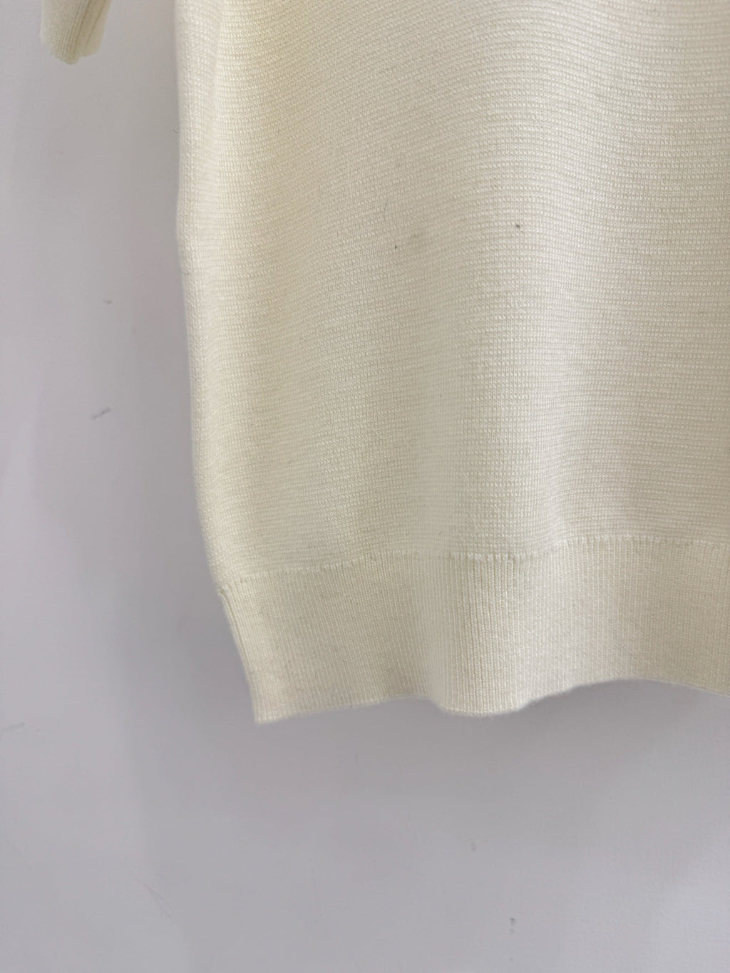 Simple solid color short-sleeved T-shirt