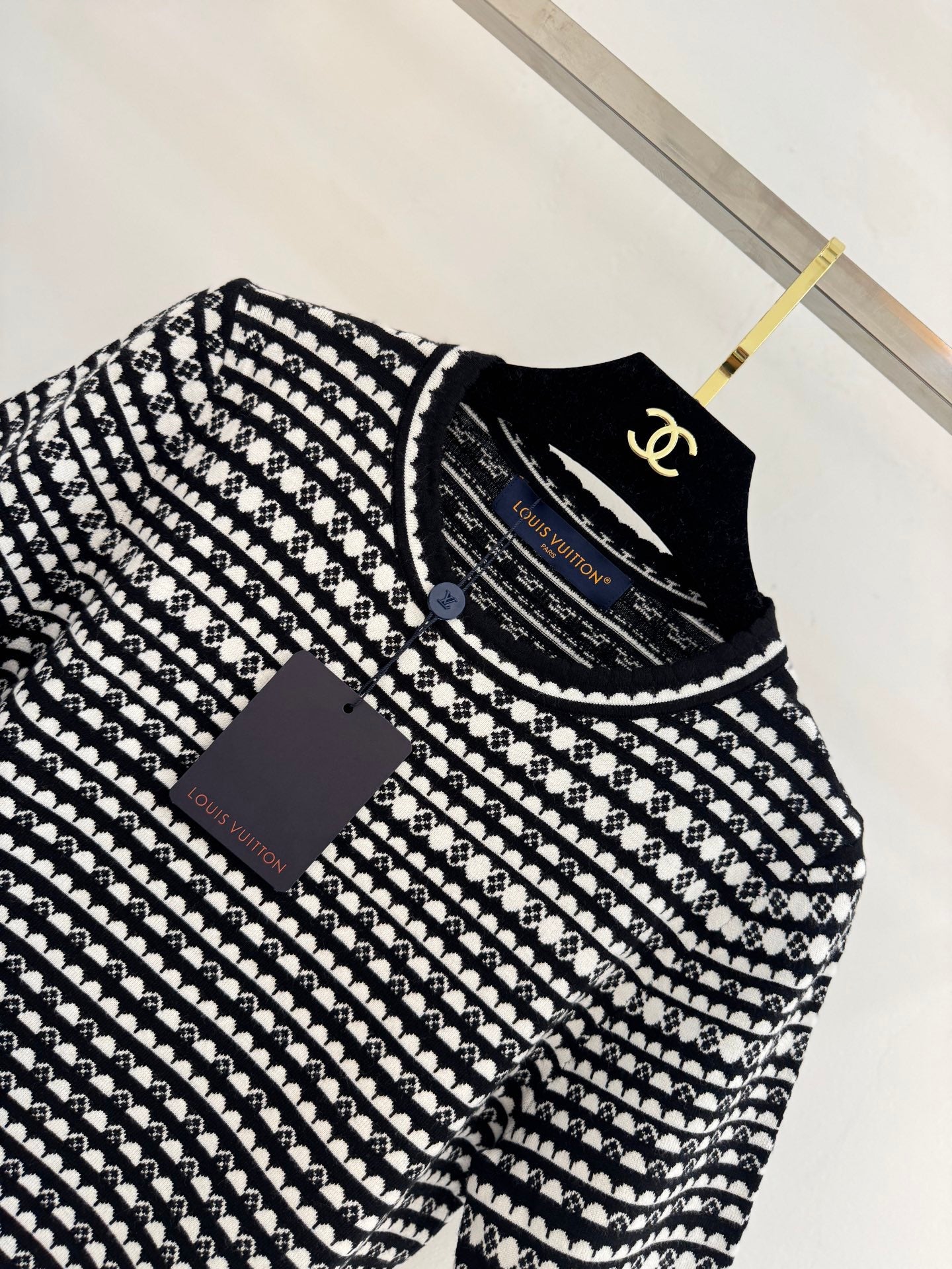 Color-blocked striped short-sleeved shirt