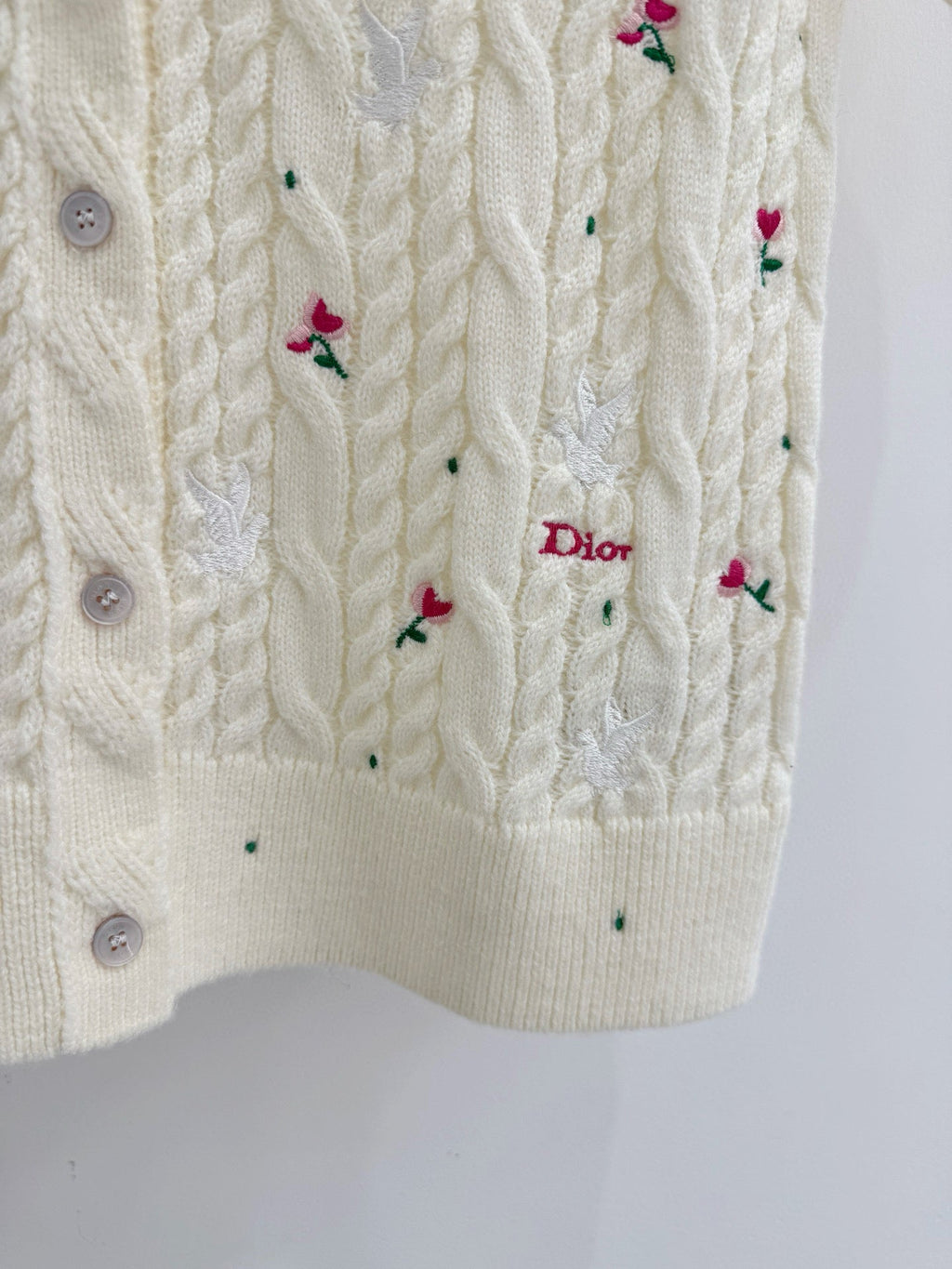 Short-sleeved cardigan