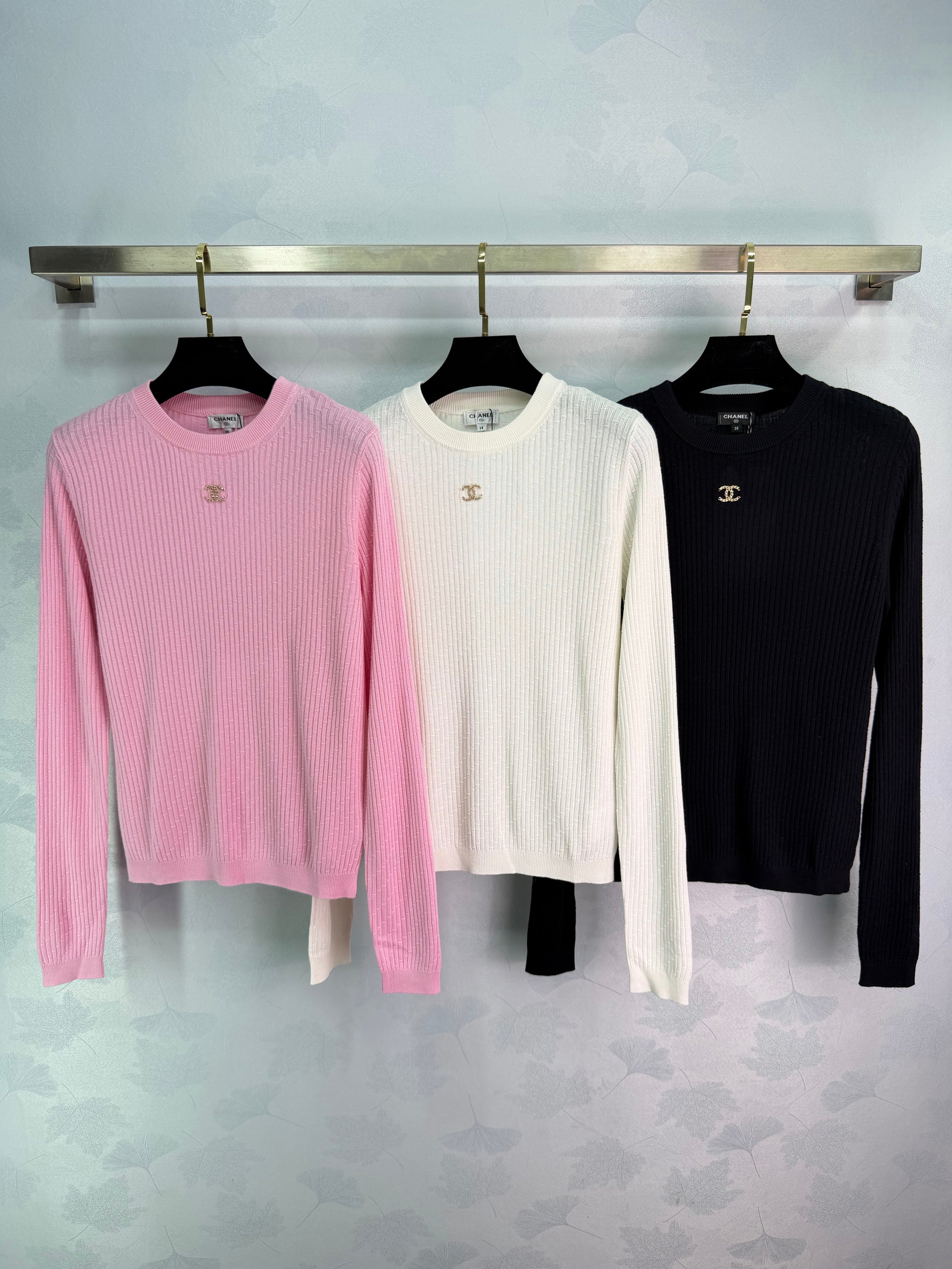 Classic ribbed knit sweater