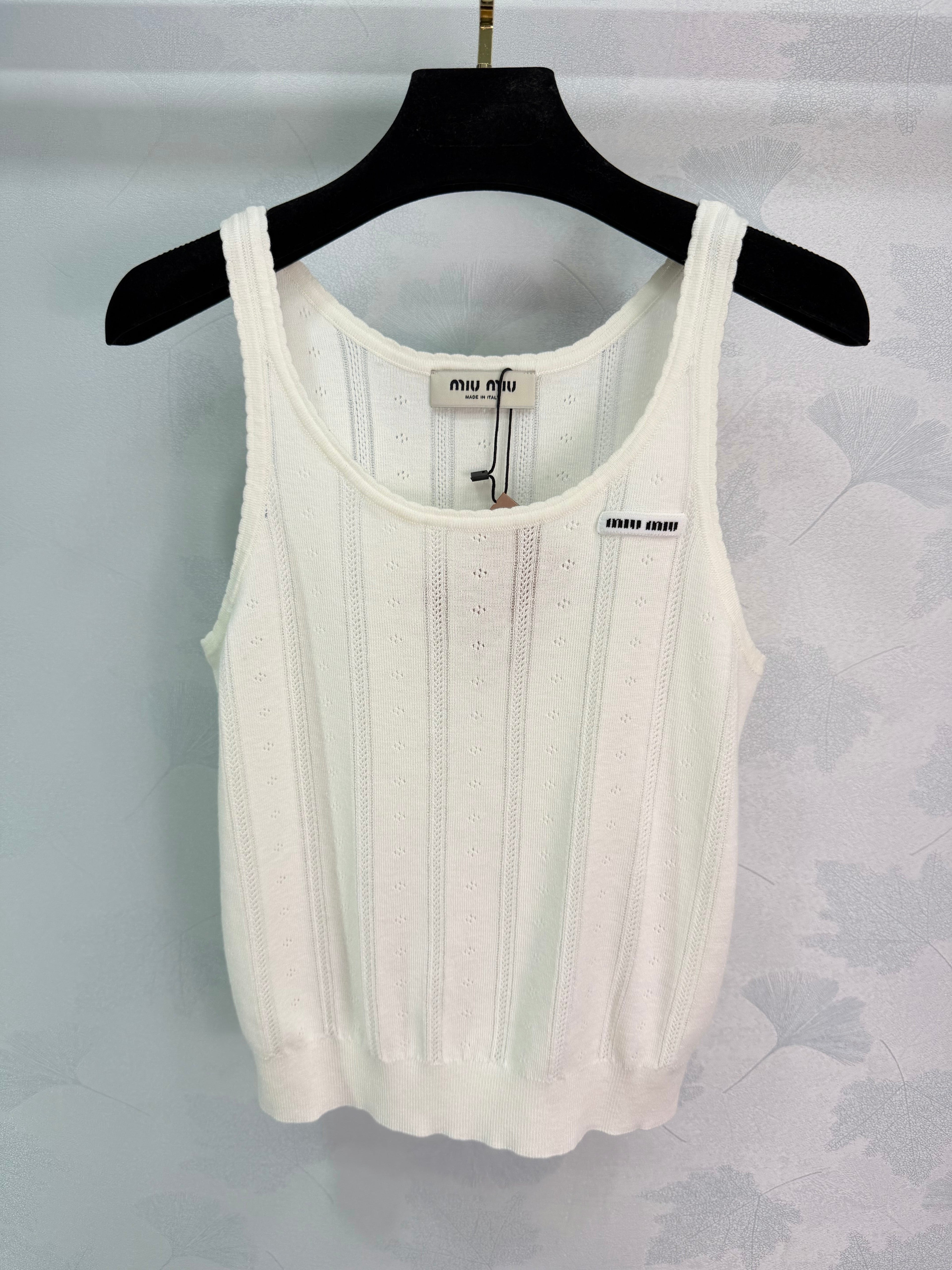 New Knitted Vest