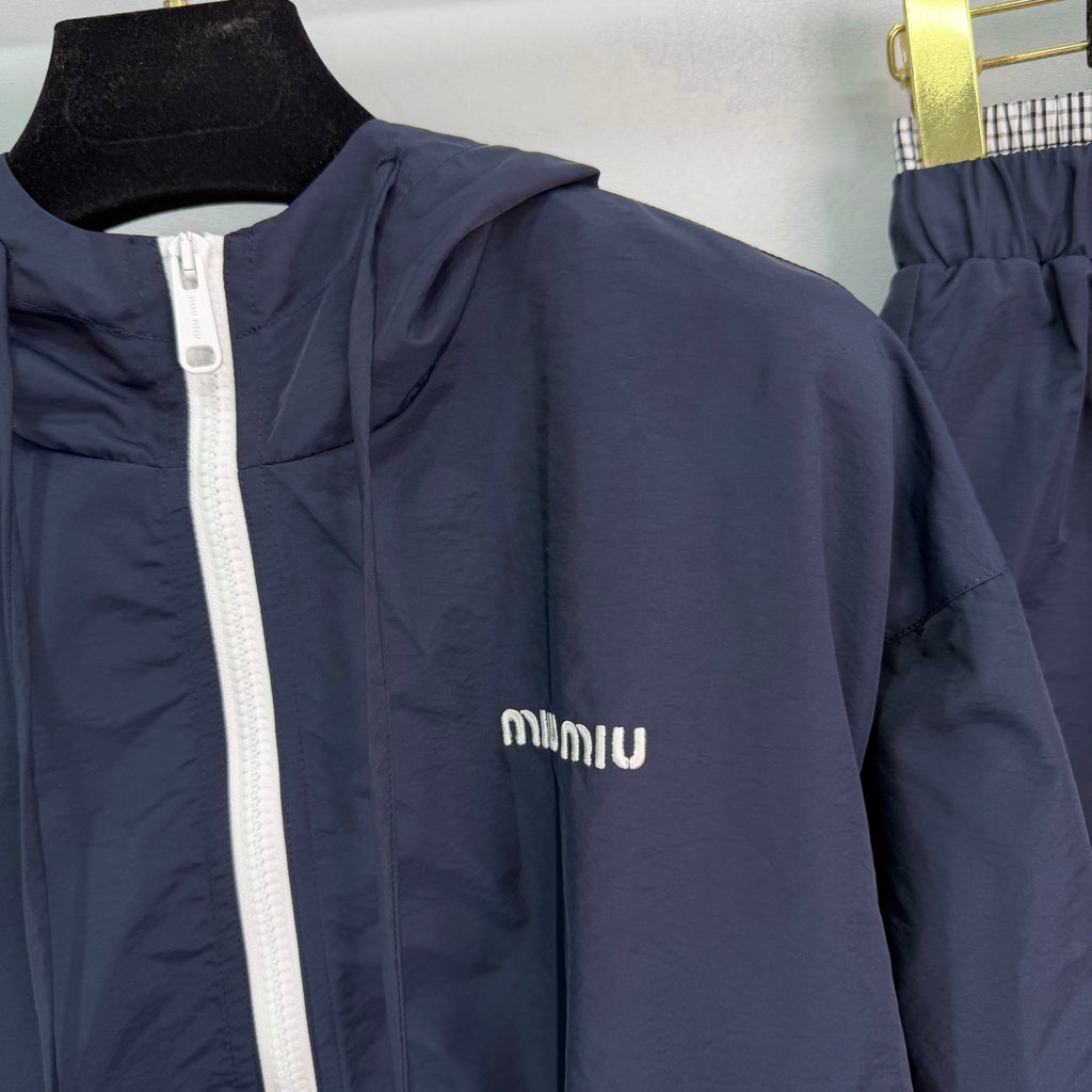 Full-width casual sportswear set