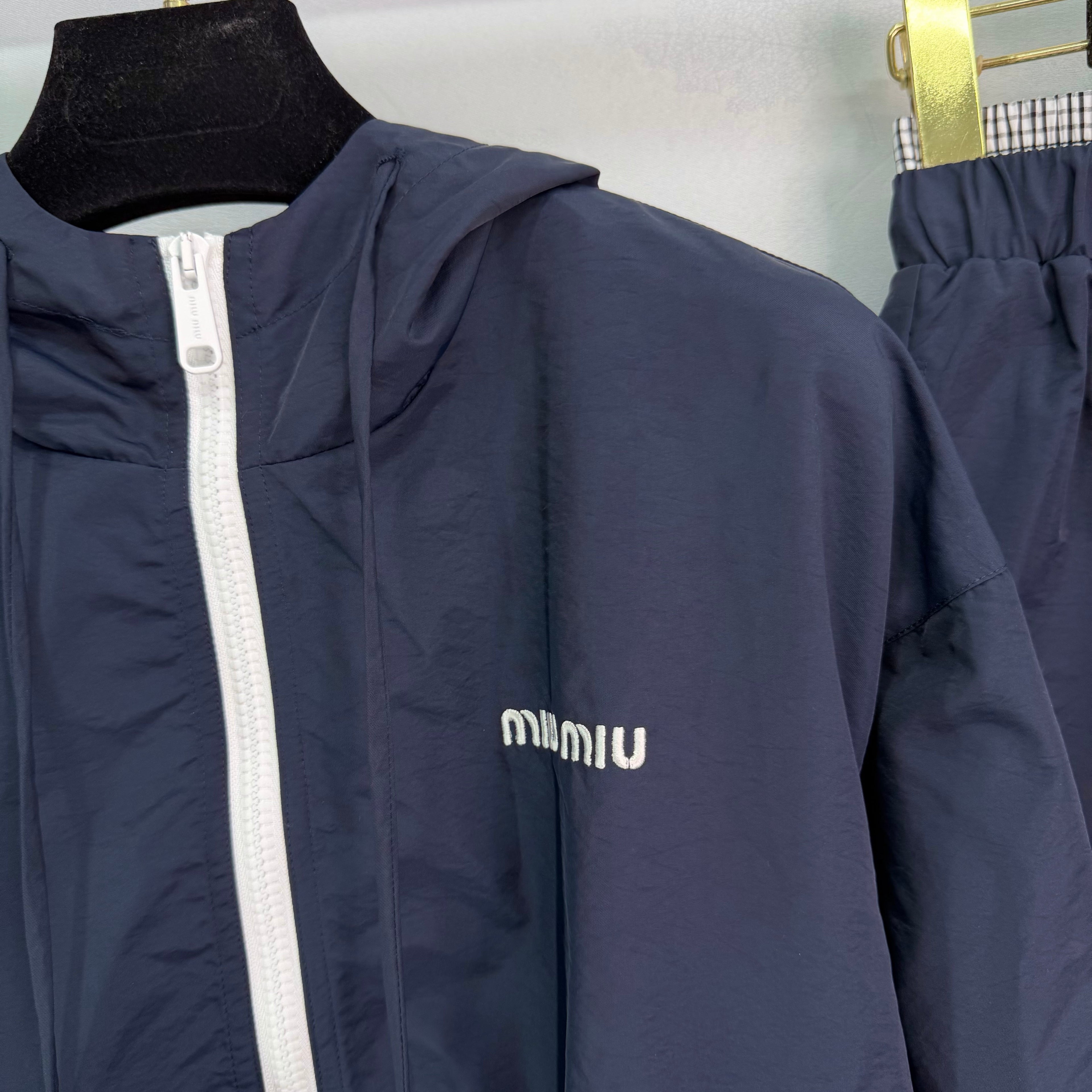Full-width casual sportswear set