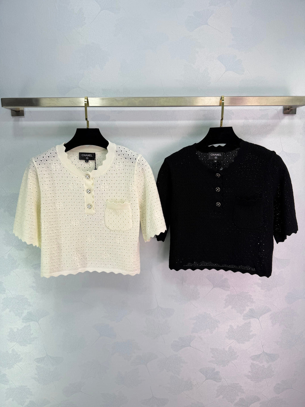 Short-sleeved top with openwork lace trim