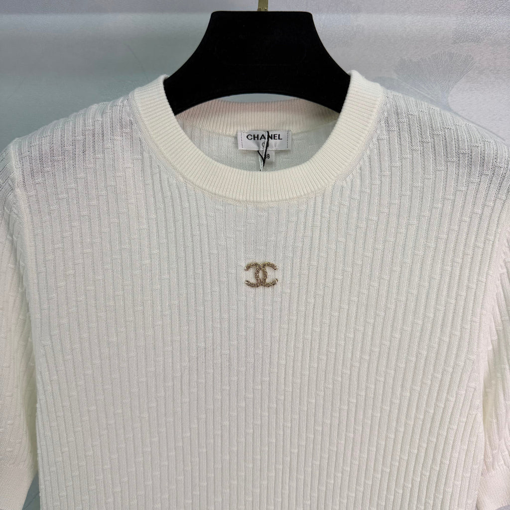 Vertical striped knit short-sleeved top