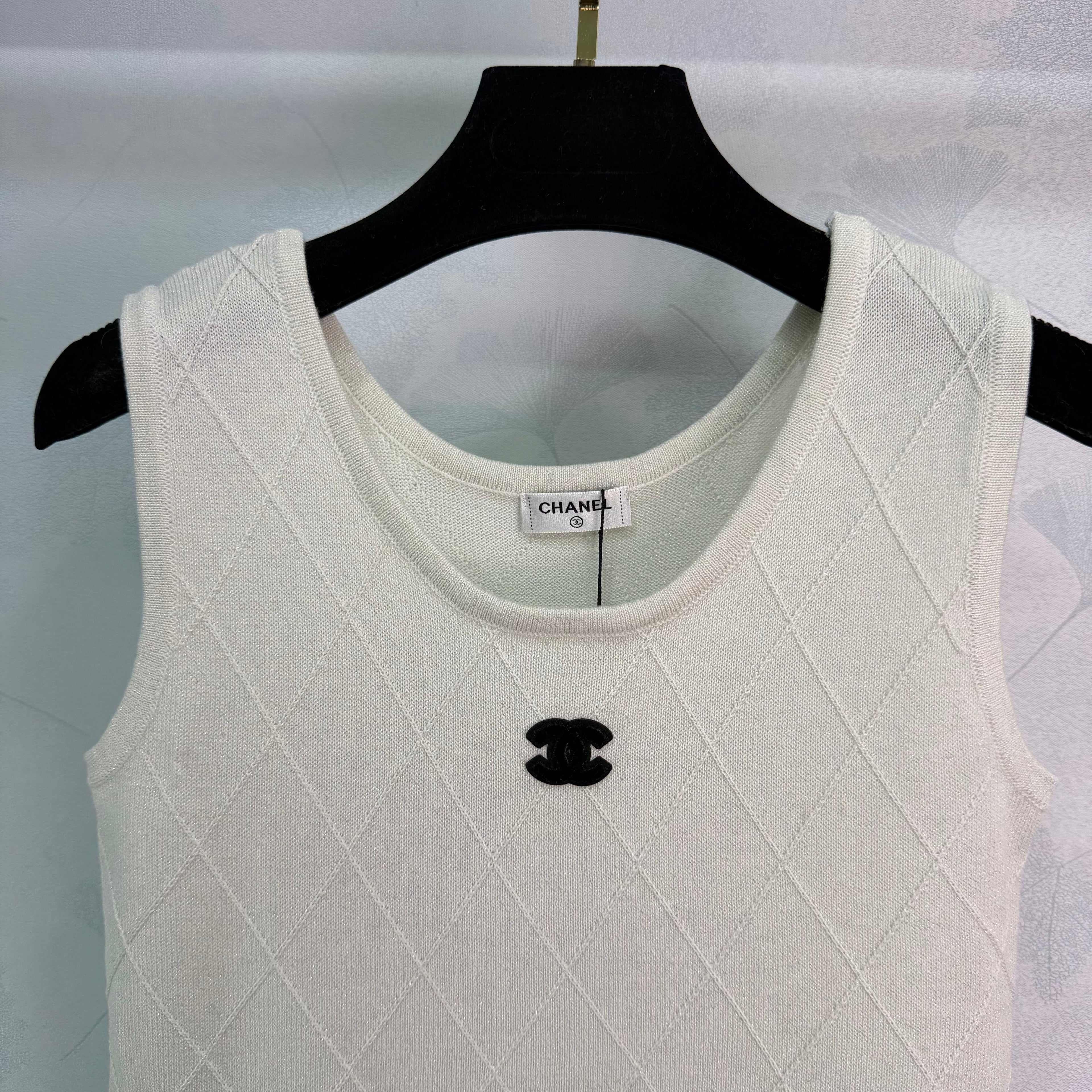 Diamond Pattern Knit vest