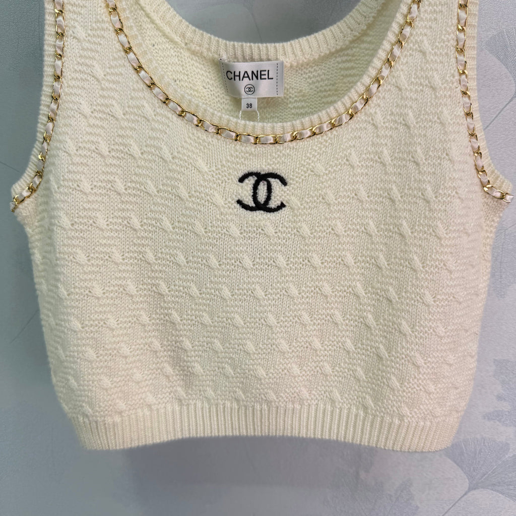 Color-blocked knit vest