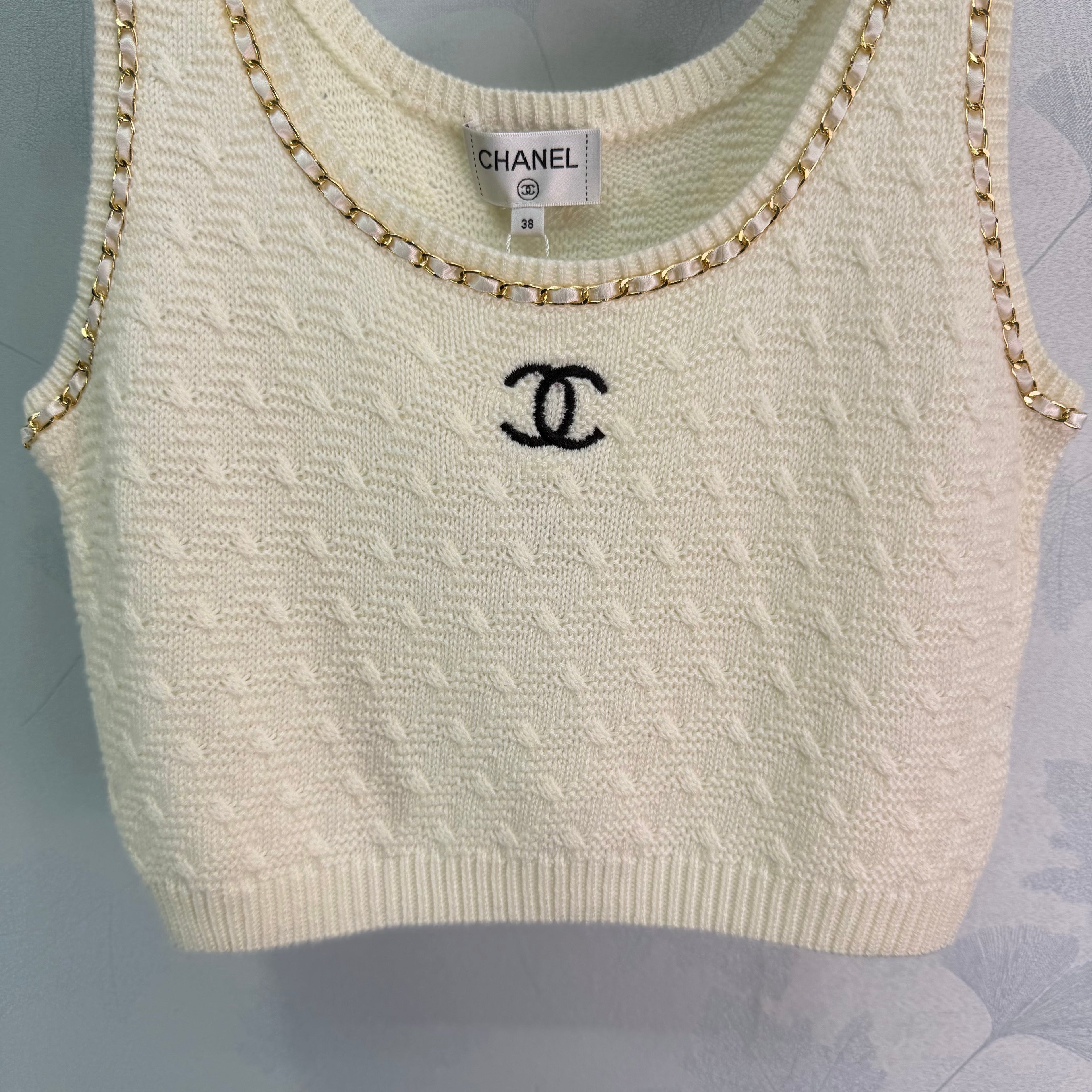 Color-blocked knit vest