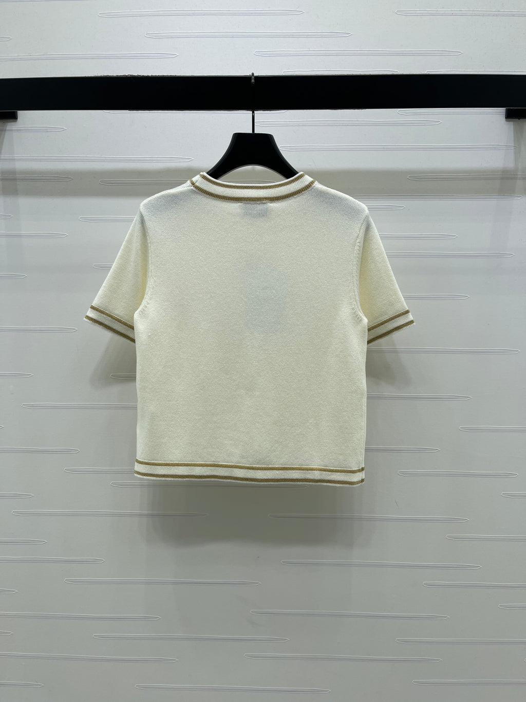 Gold-trimmed Crew Neck Knit Short-Sleeve Top
