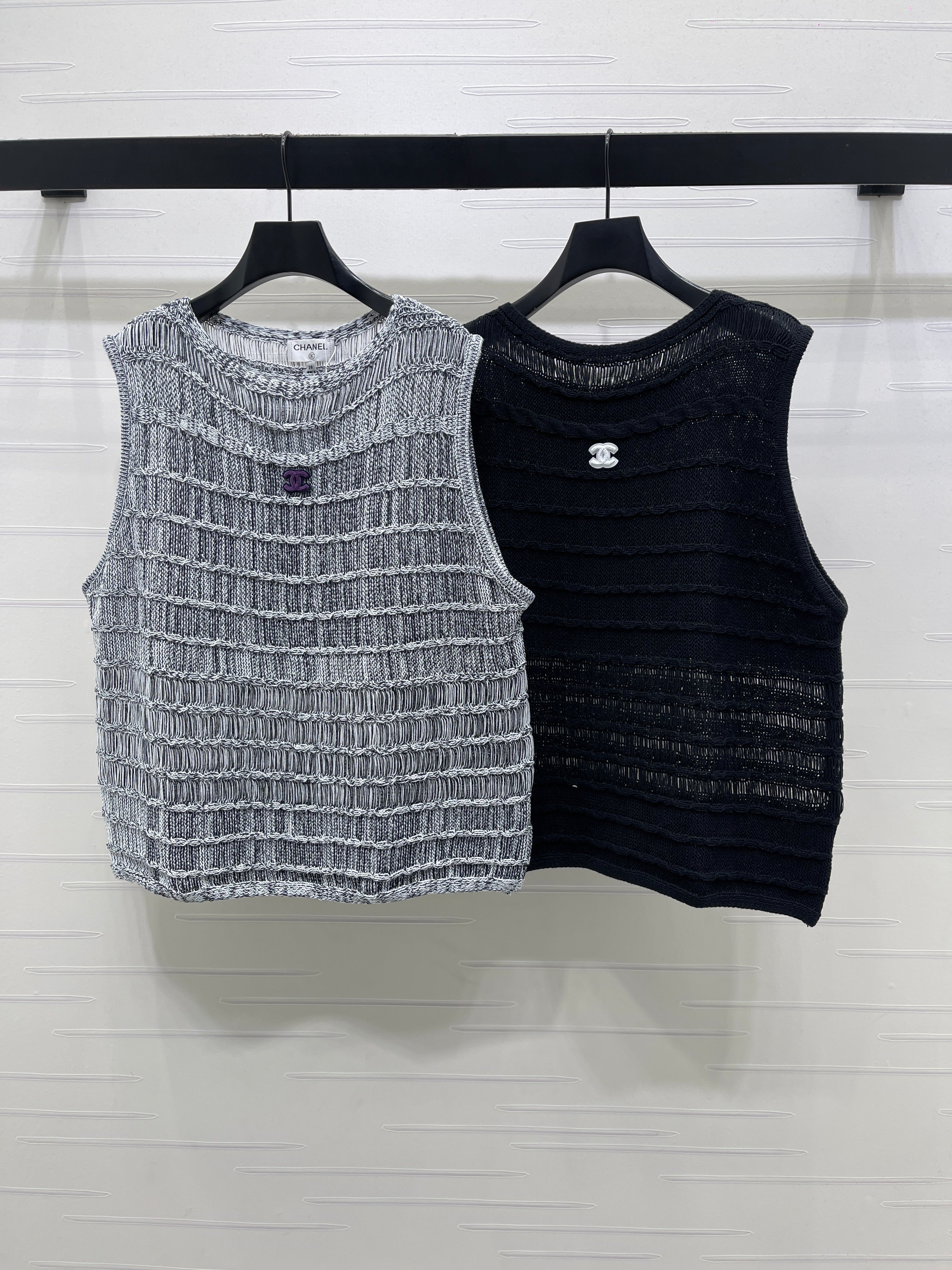 Knitted Crew Neck Vest