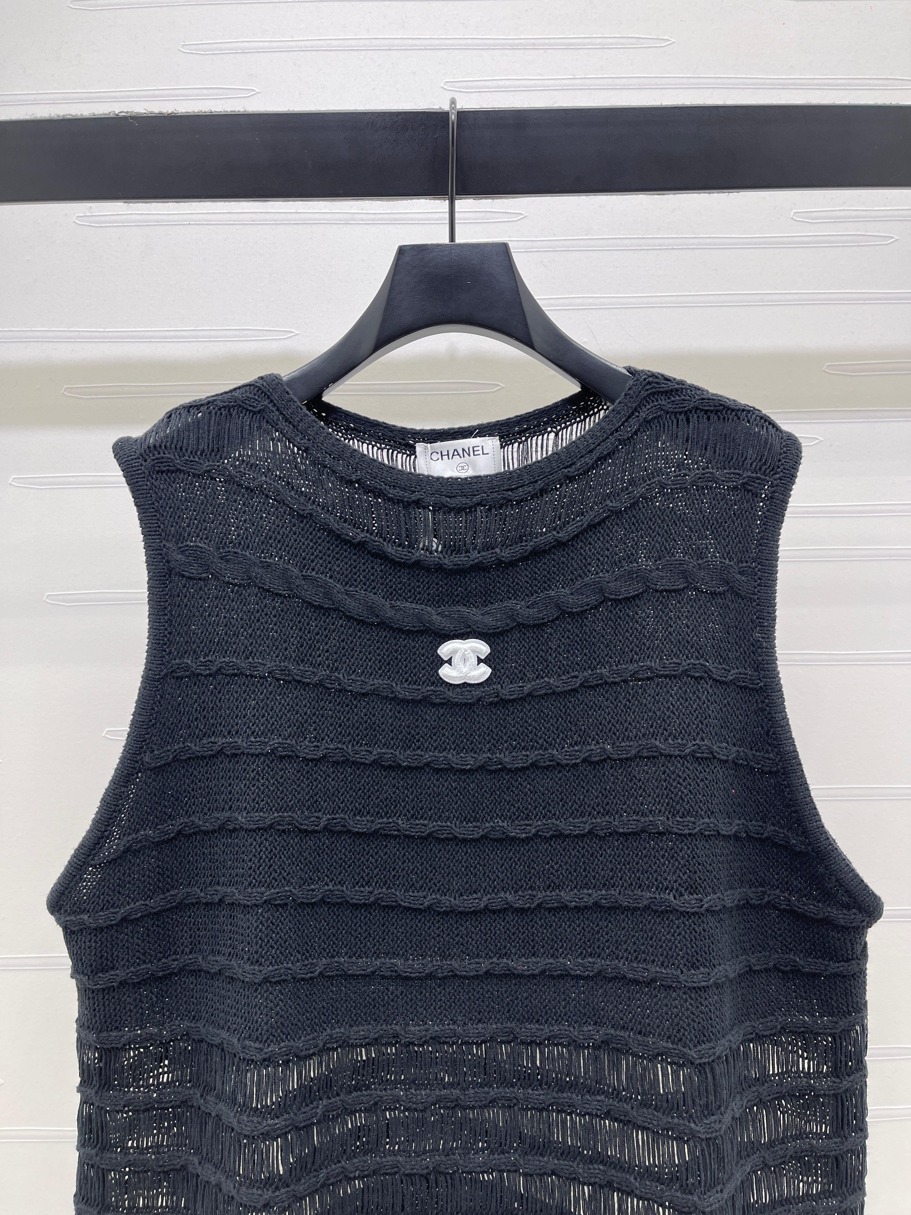 Knitted Crew Neck Vest