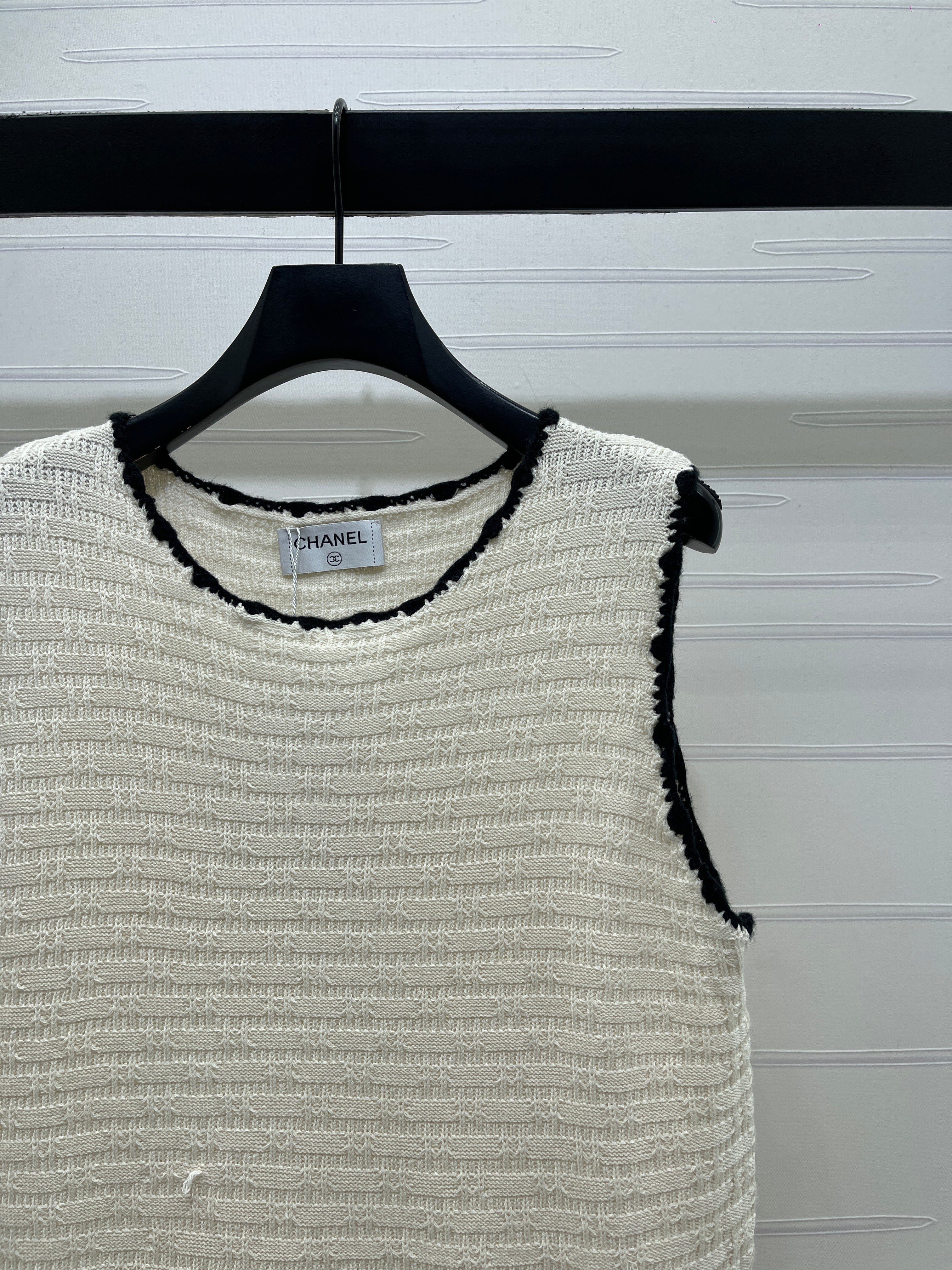 Color-blocked woven round neck knit vest dress