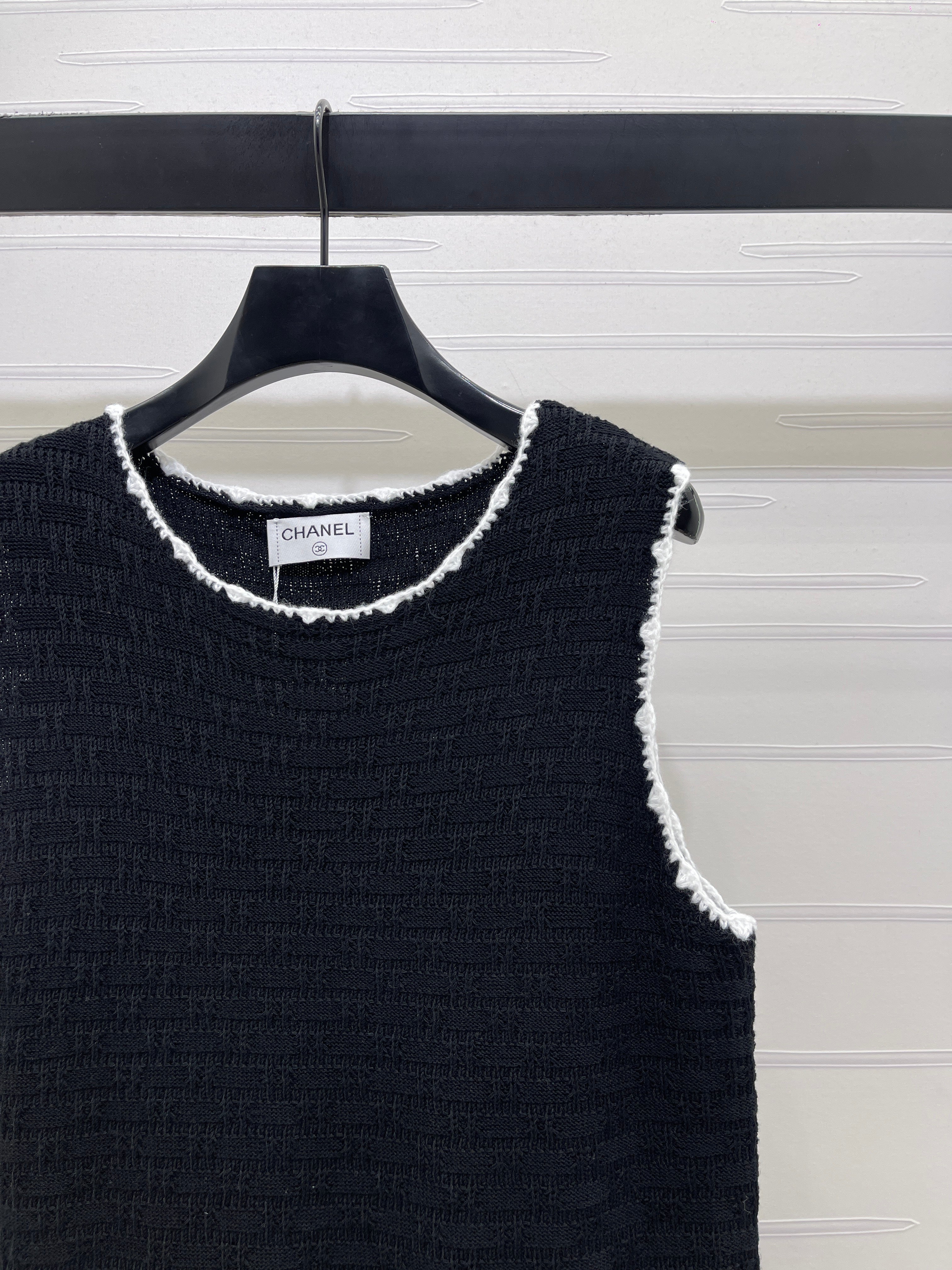 Color-blocked woven round neck knit vest dress