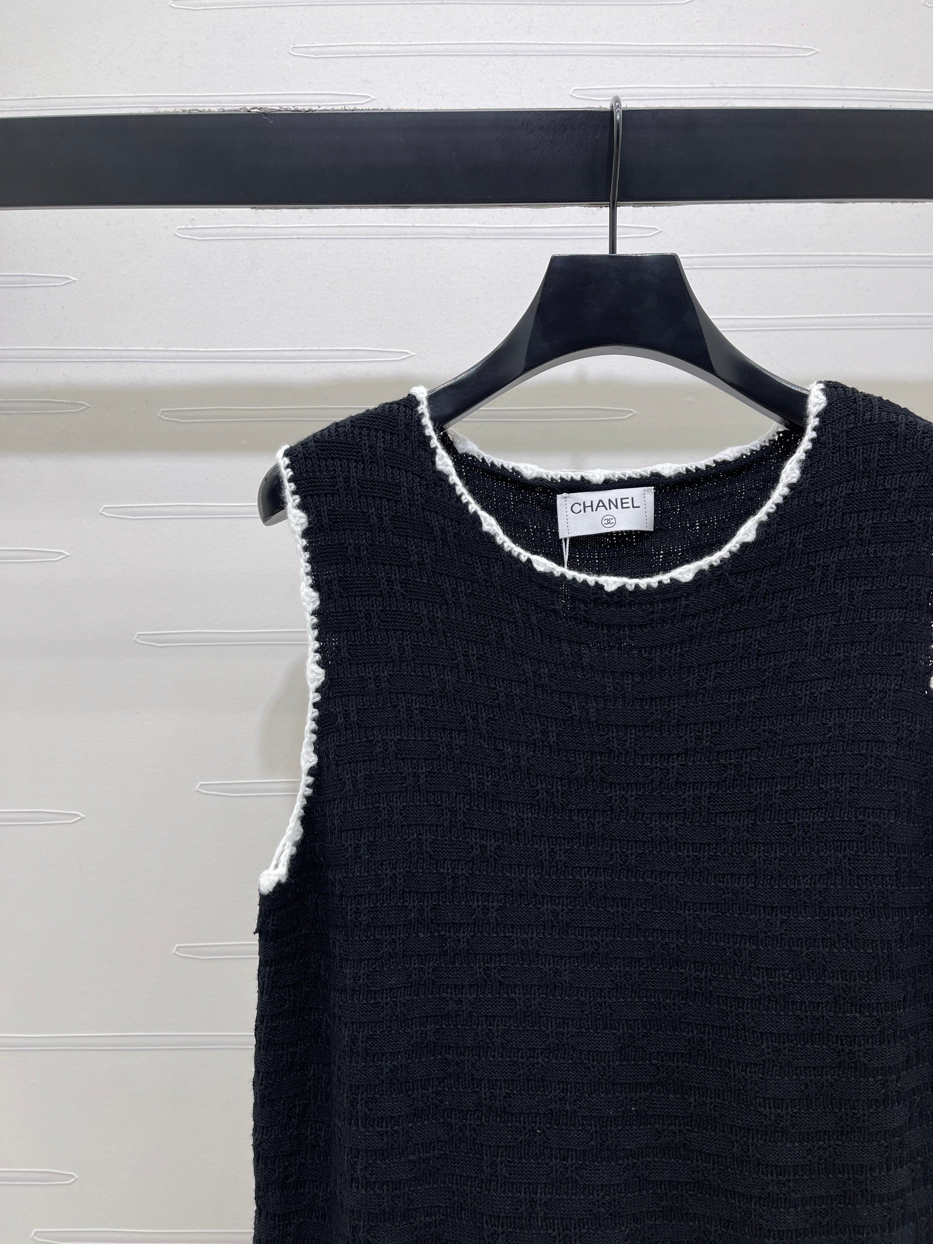 Color-blocked woven round neck knit vest dress
