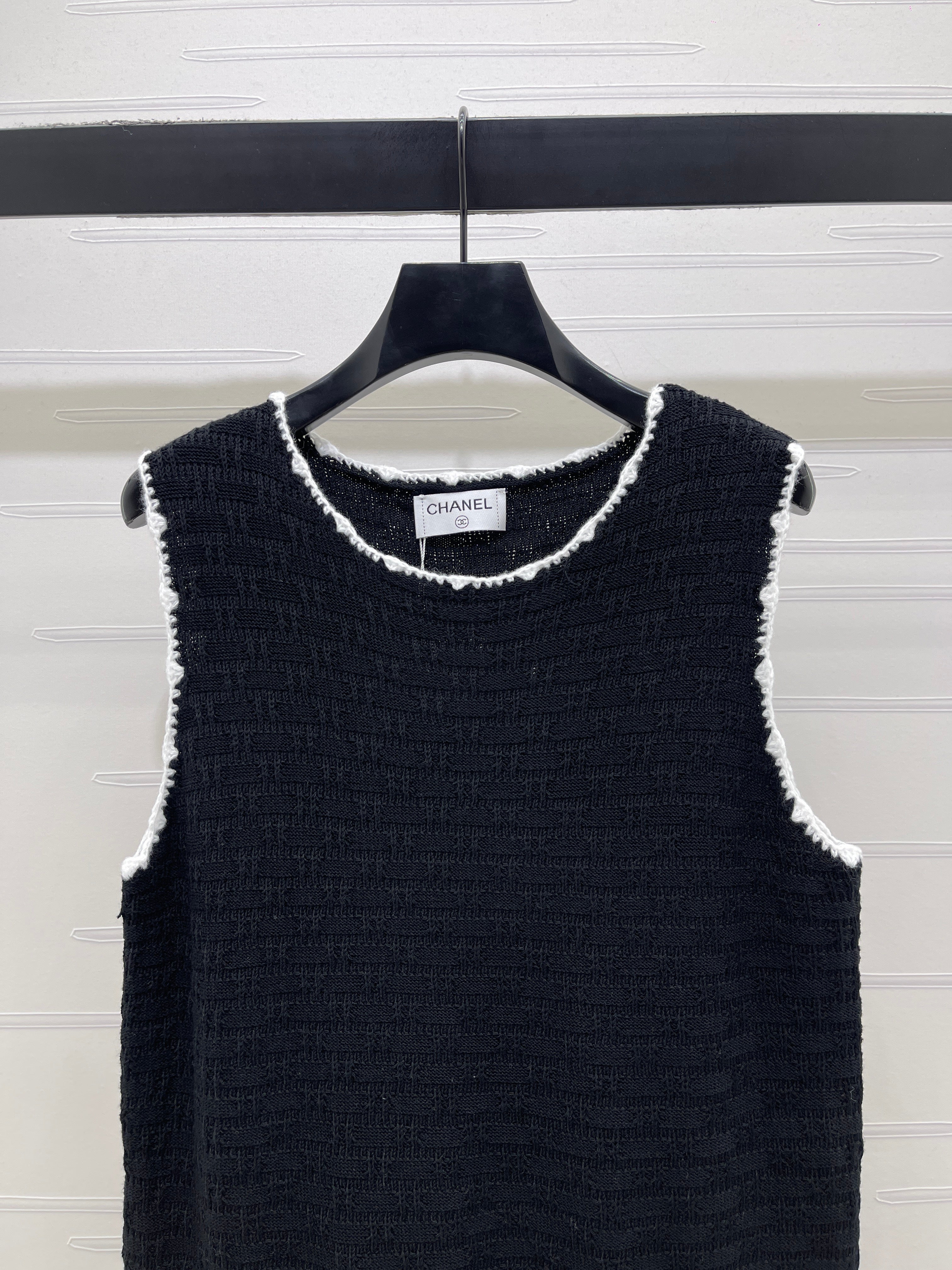 Color-blocked woven round neck knit vest dress