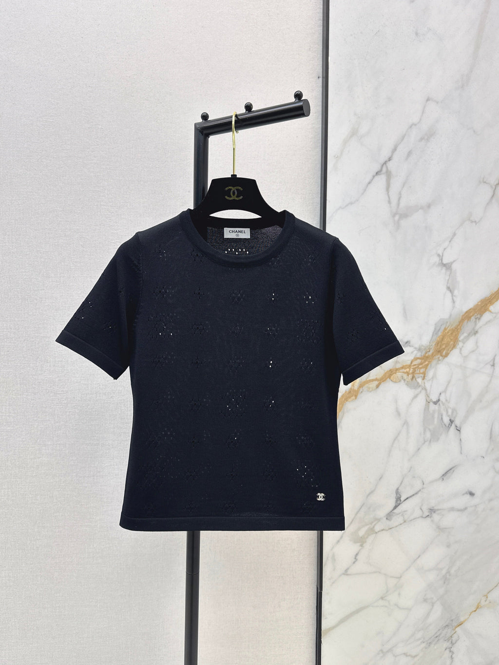 Hollow-out short-sleeved t-shirt