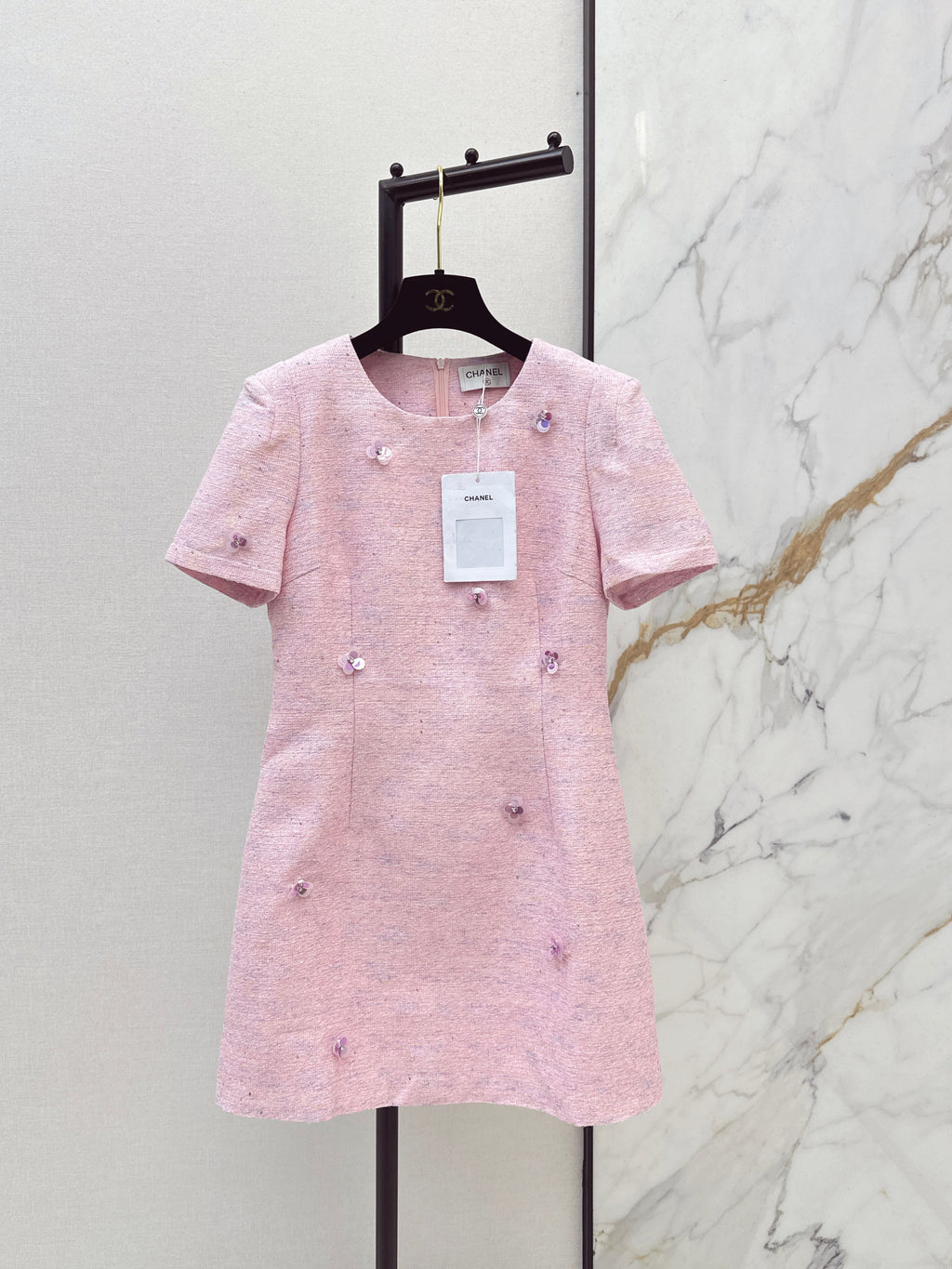 3D sequined short-sleeved dress