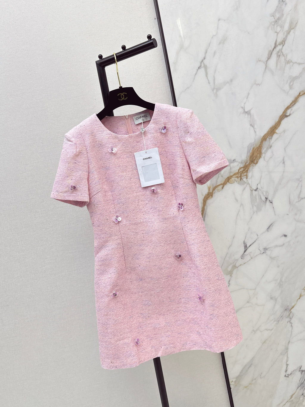 3D sequined short-sleeved dress