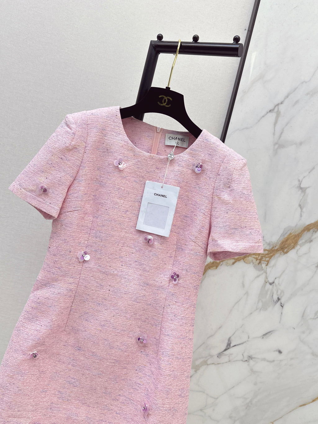 3D sequined short-sleeved dress