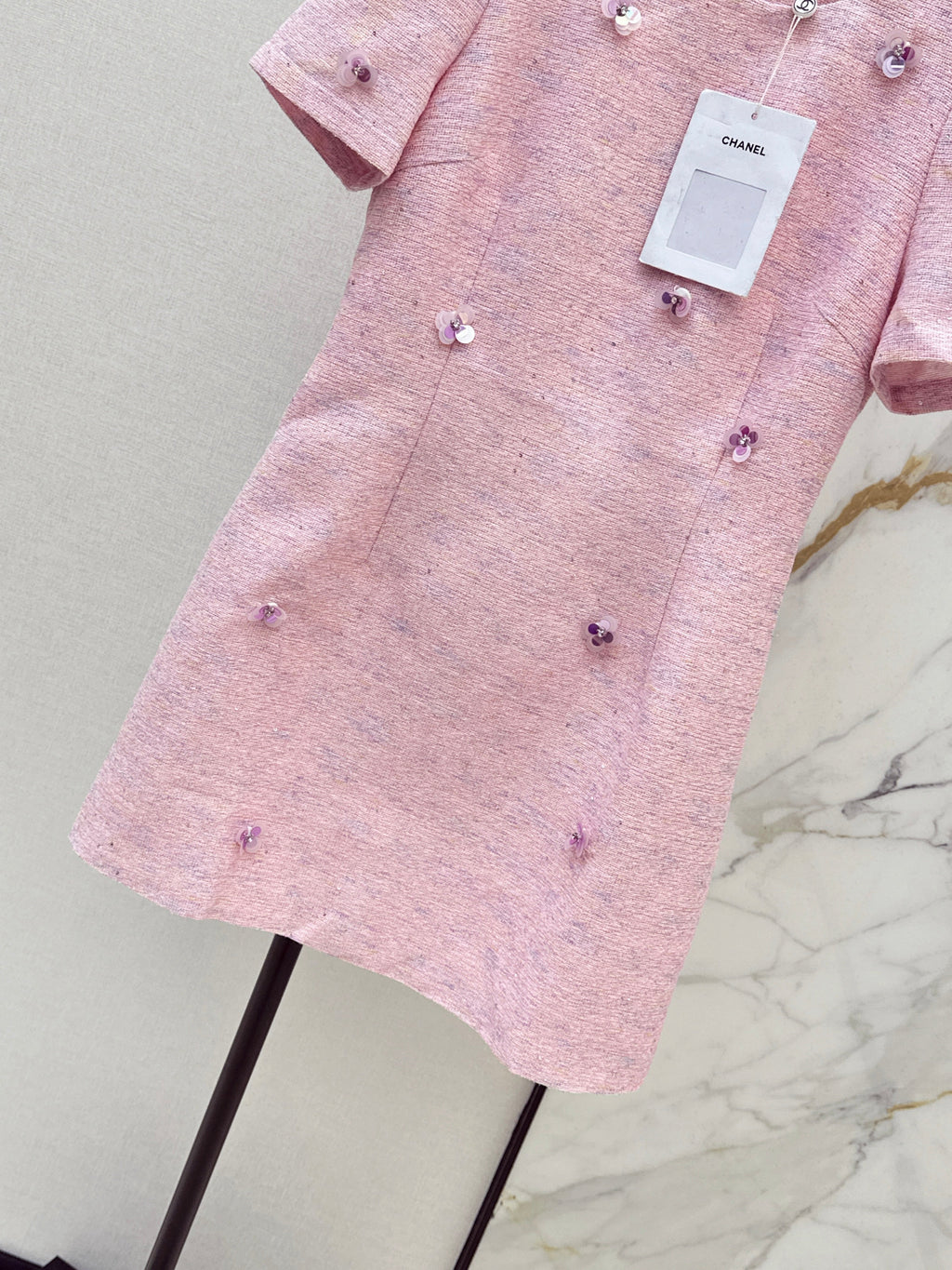 3D sequined short-sleeved dress