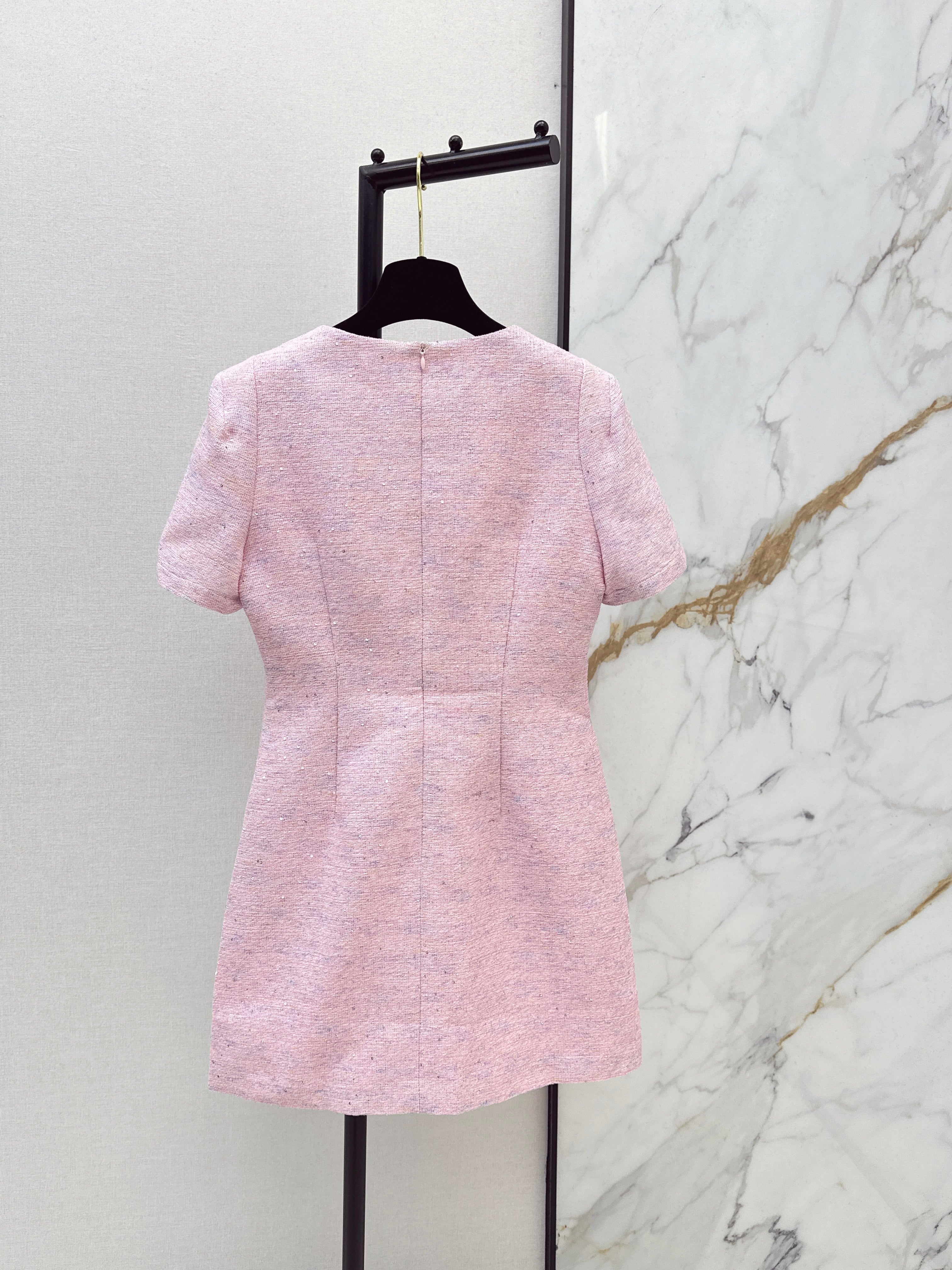 3D sequined short-sleeved dress