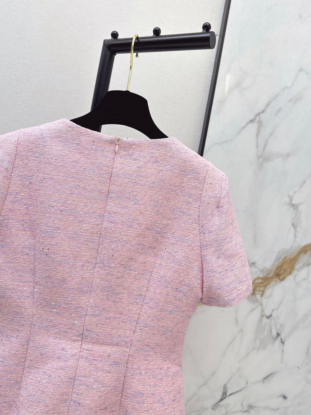 3D sequined short-sleeved dress